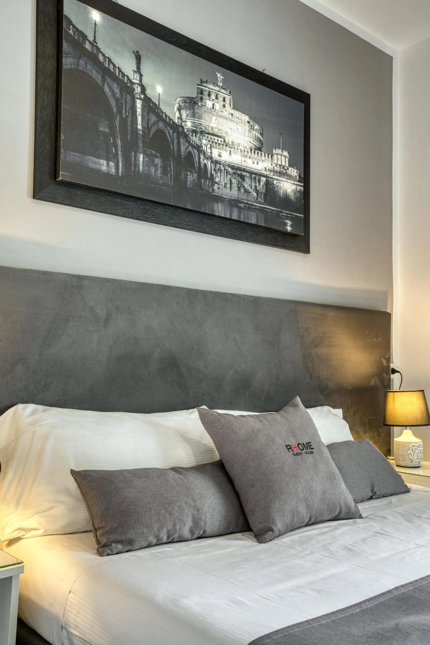 Photo of the whole room, Bed in Rhome Guest House