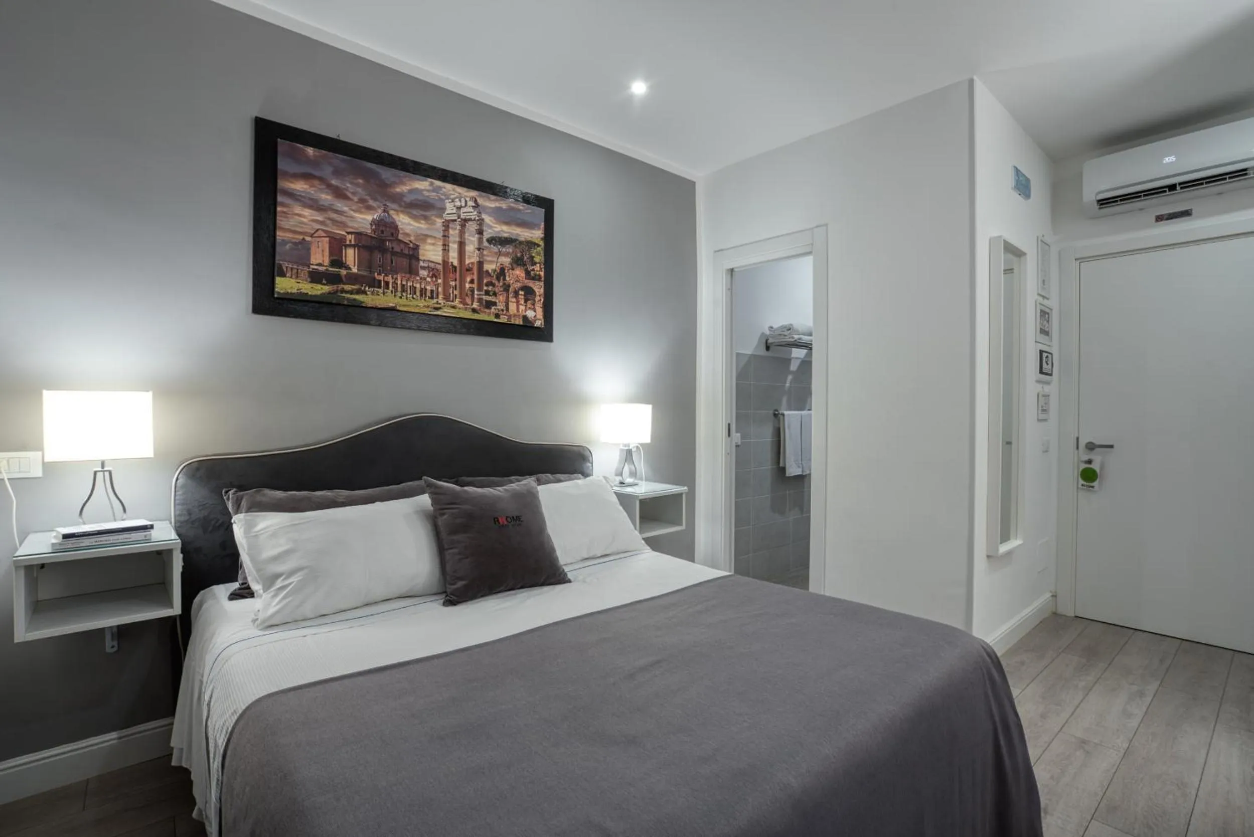 Bedroom, Bed in Rhome Guest House