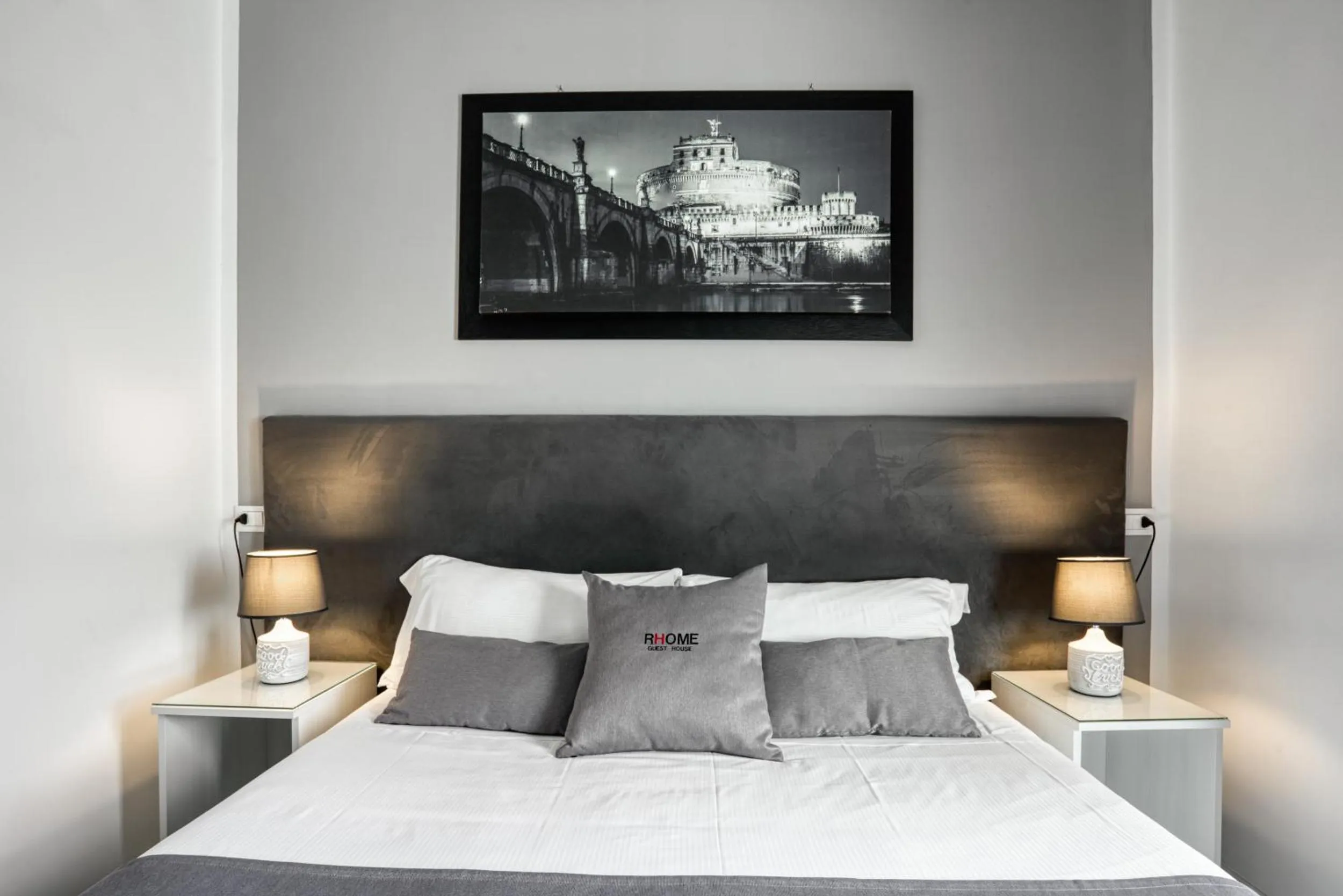 Bedroom, Bed in Rhome Guest House