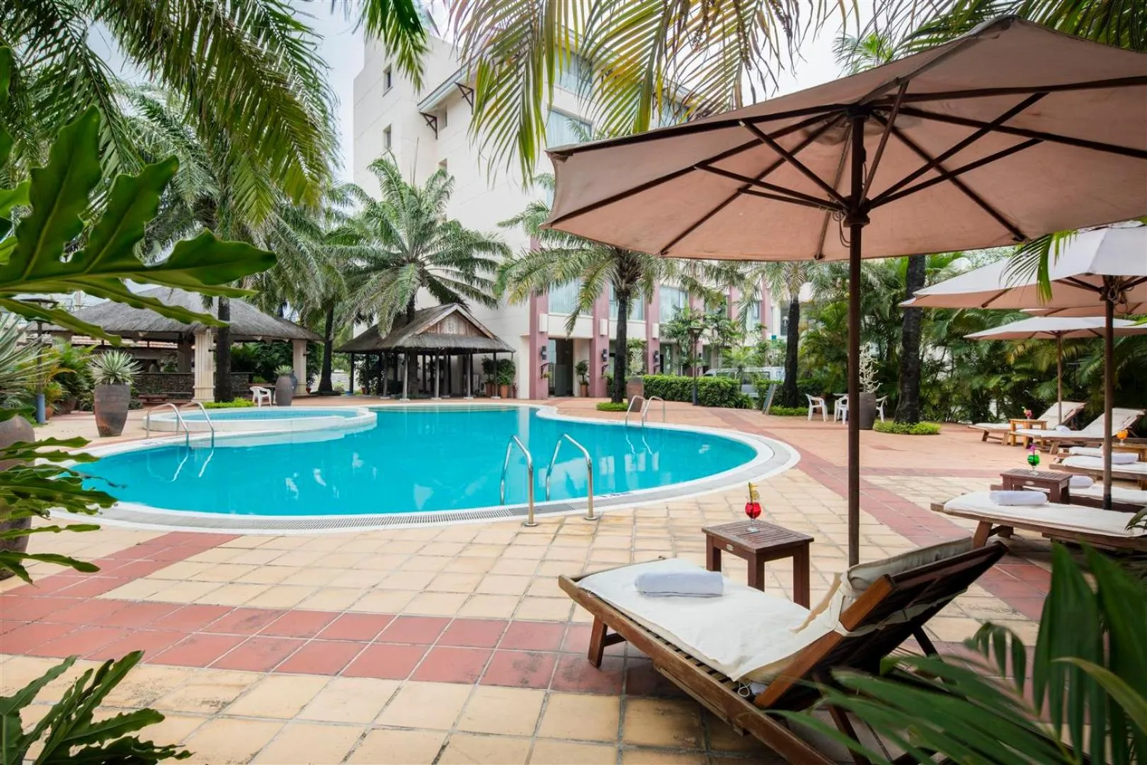 Swimming pool in Sai Gon Quang Binh Hotel