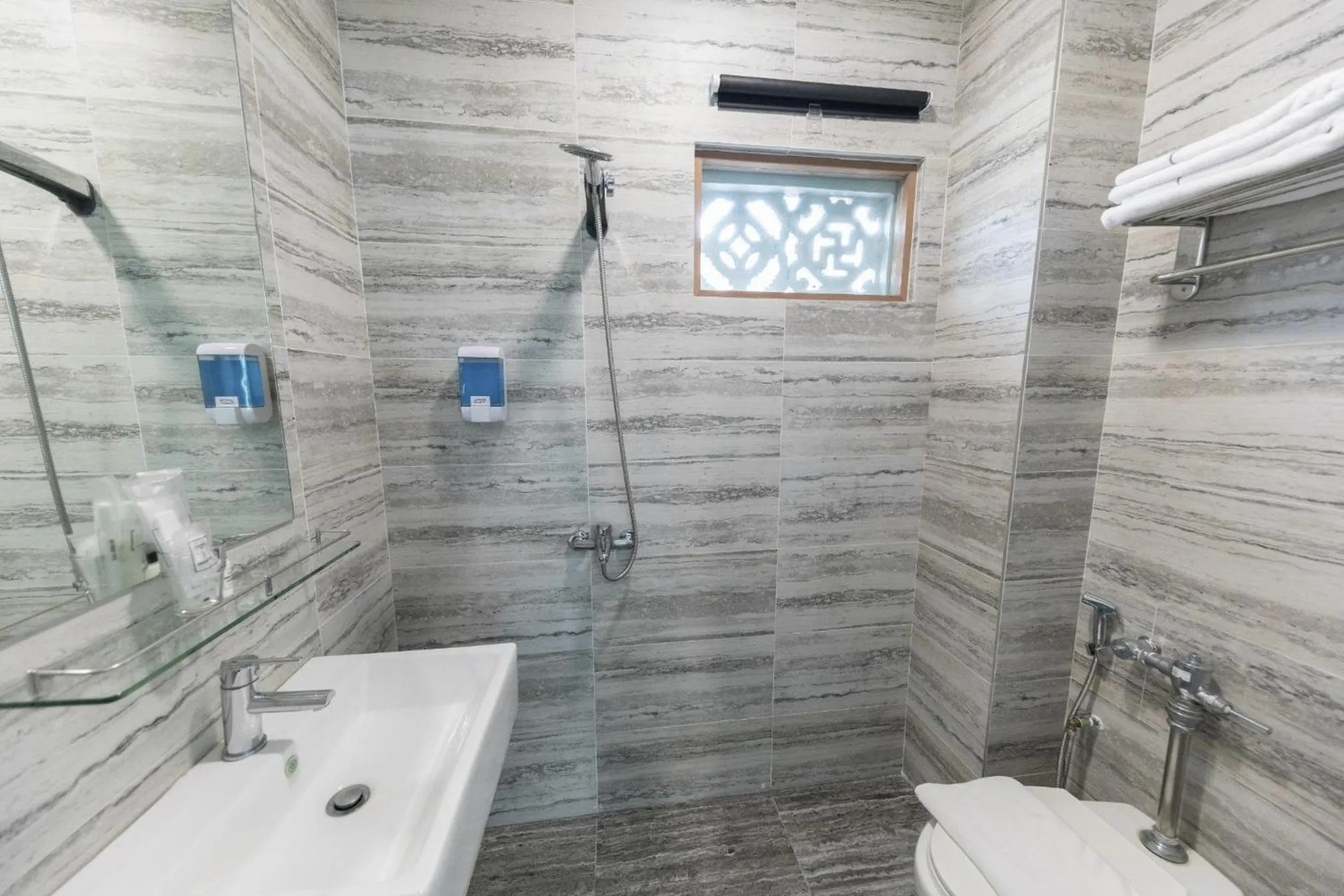 Bathroom in Butternut Tree Hotel