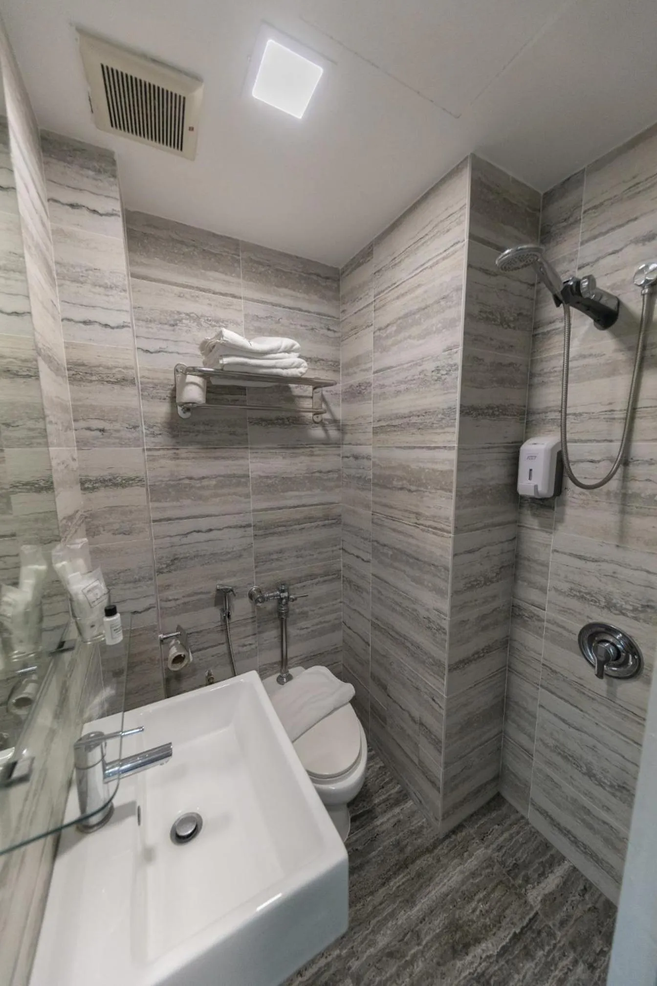 Bathroom in Butternut Tree Hotel