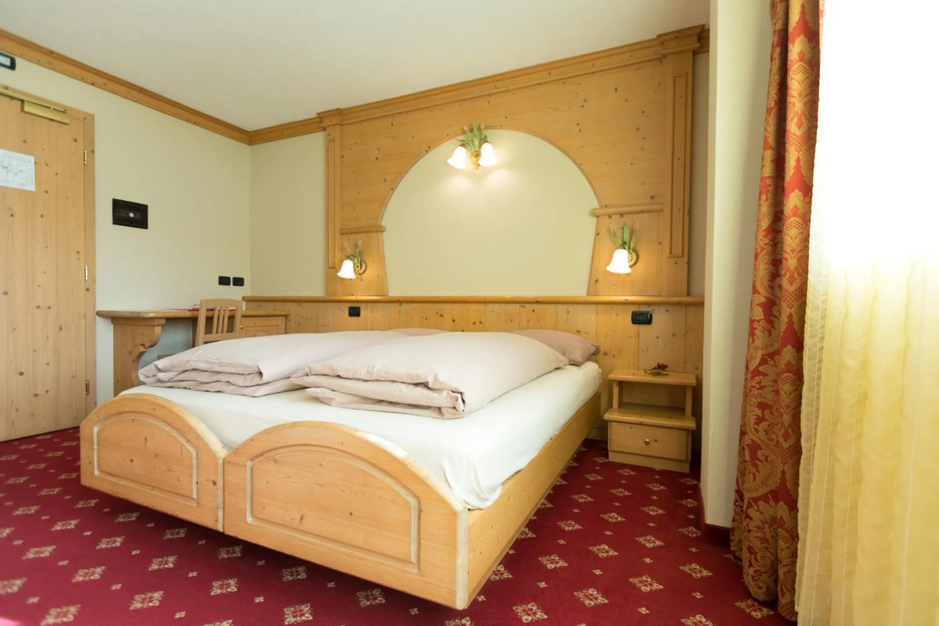 Photo of the whole room, Bed in Hotel Champagne