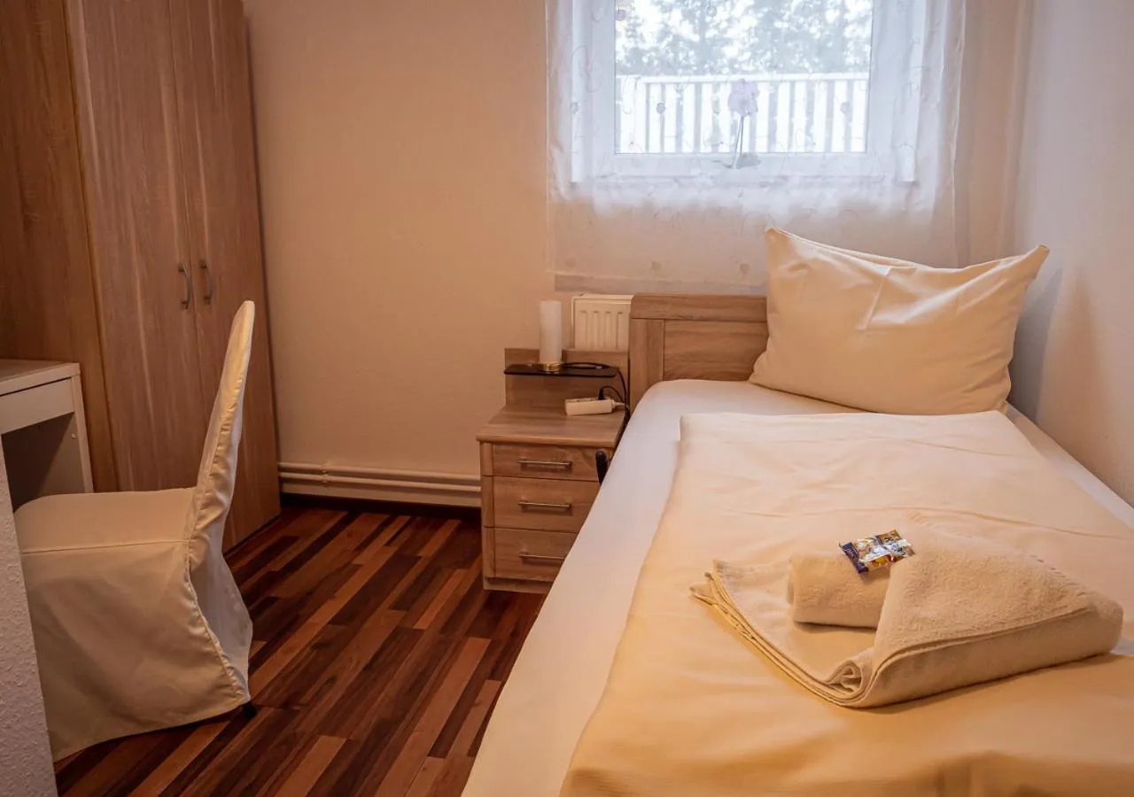 Bed in Hotel Bouzid - Laatzen