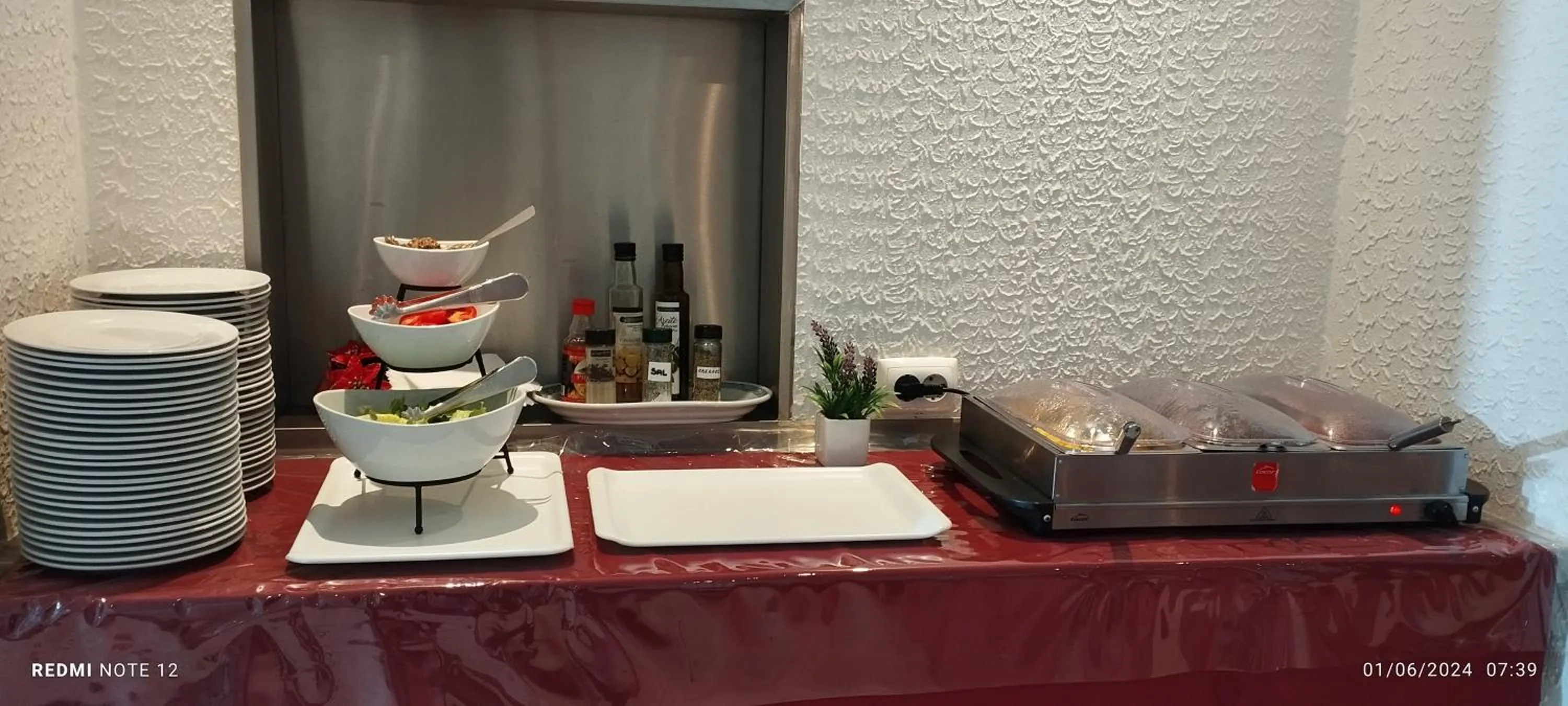 Food and drinks in Hotel Alnacir