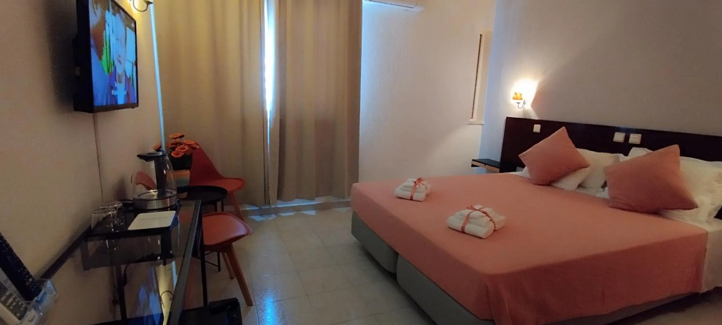 Coffee/tea facilities, Bed in Hotel Alnacir