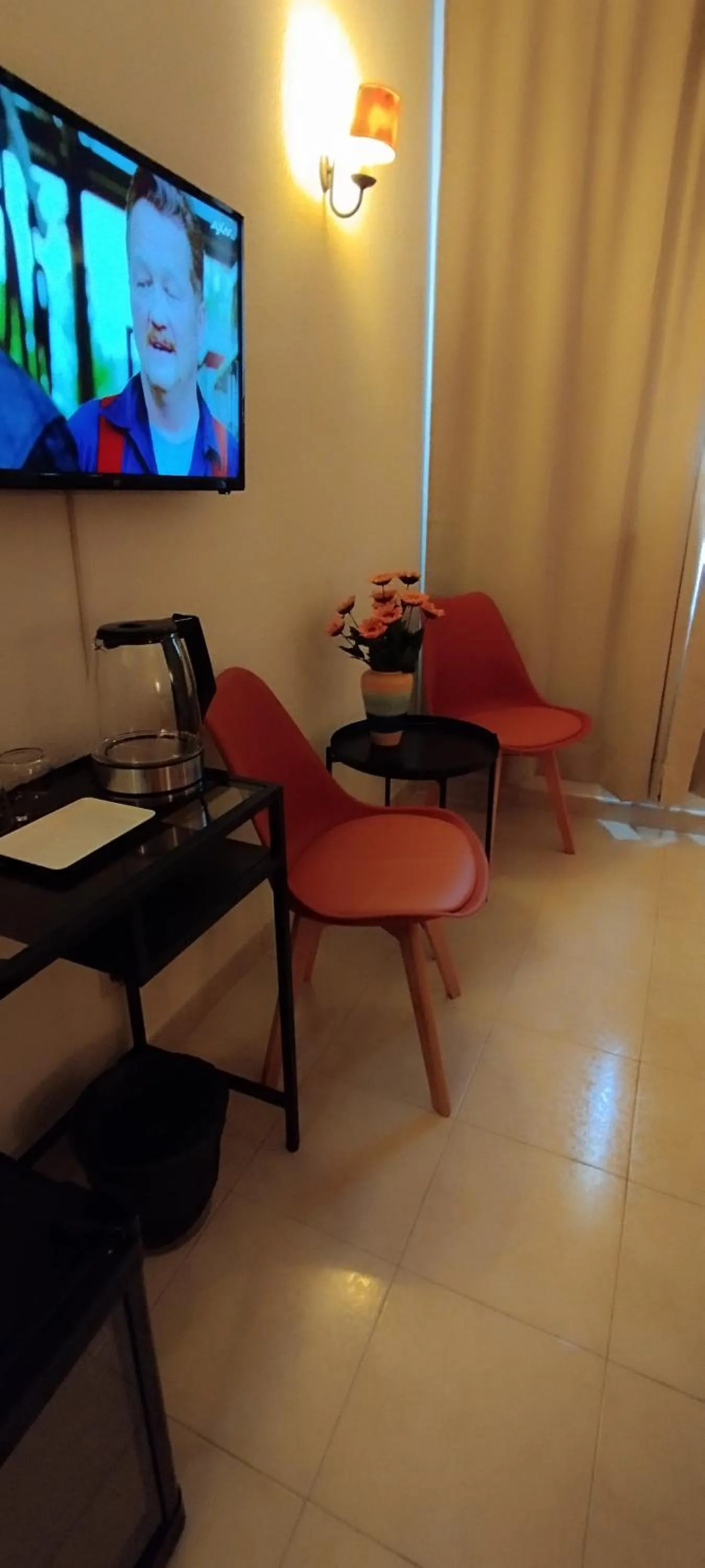 TV and multimedia in Hotel Alnacir