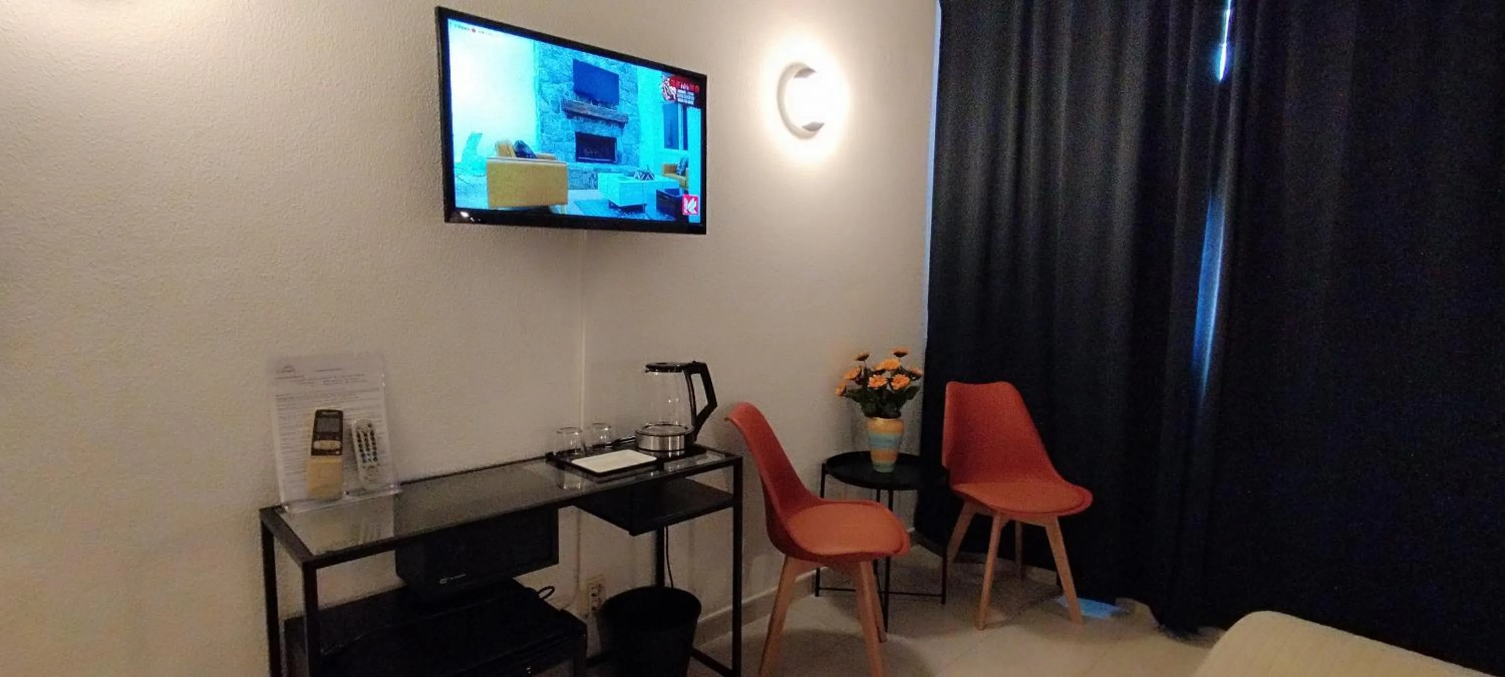 TV and multimedia in Hotel Alnacir
