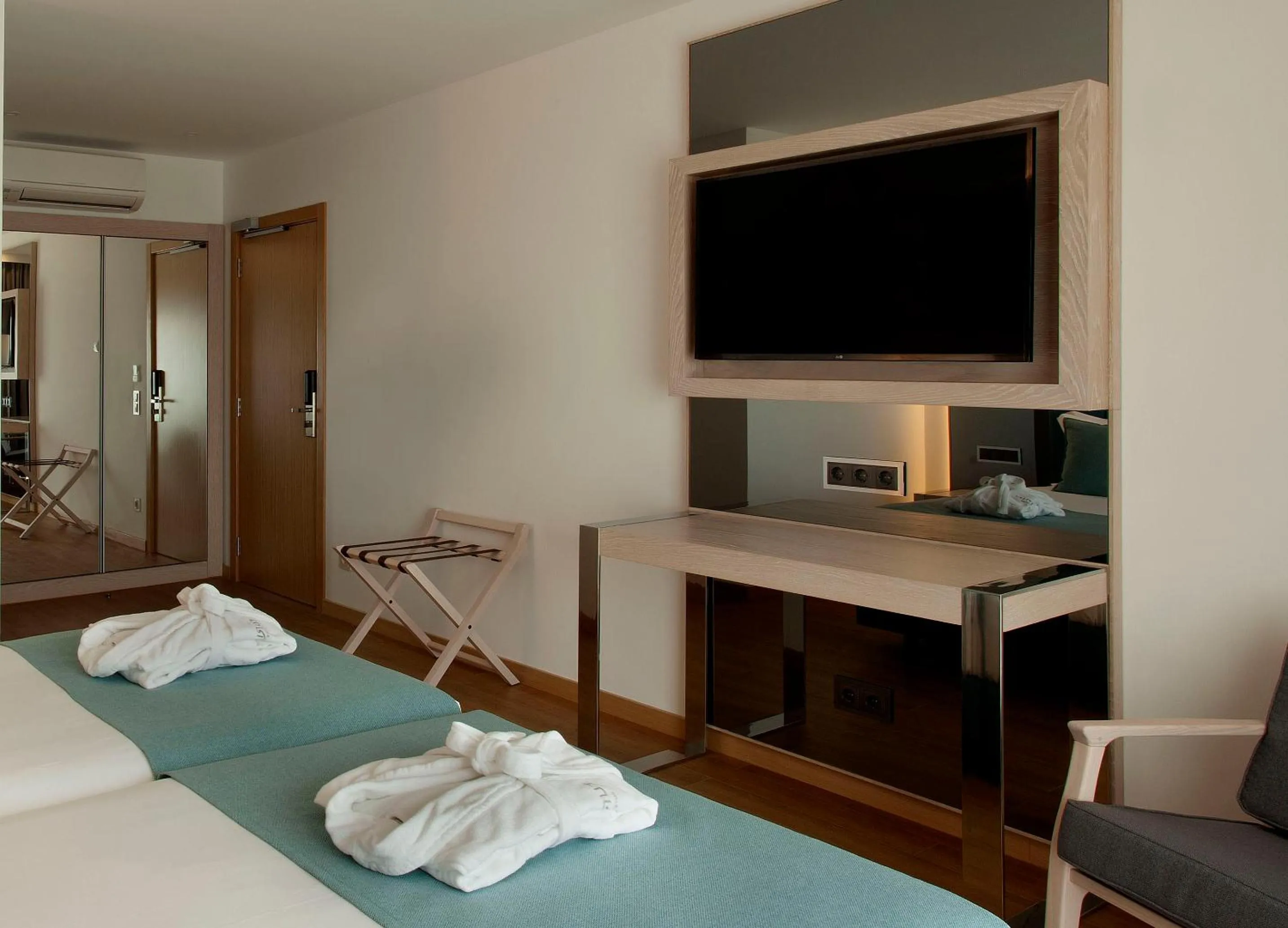 Bed in TURIM Presidente Hotel