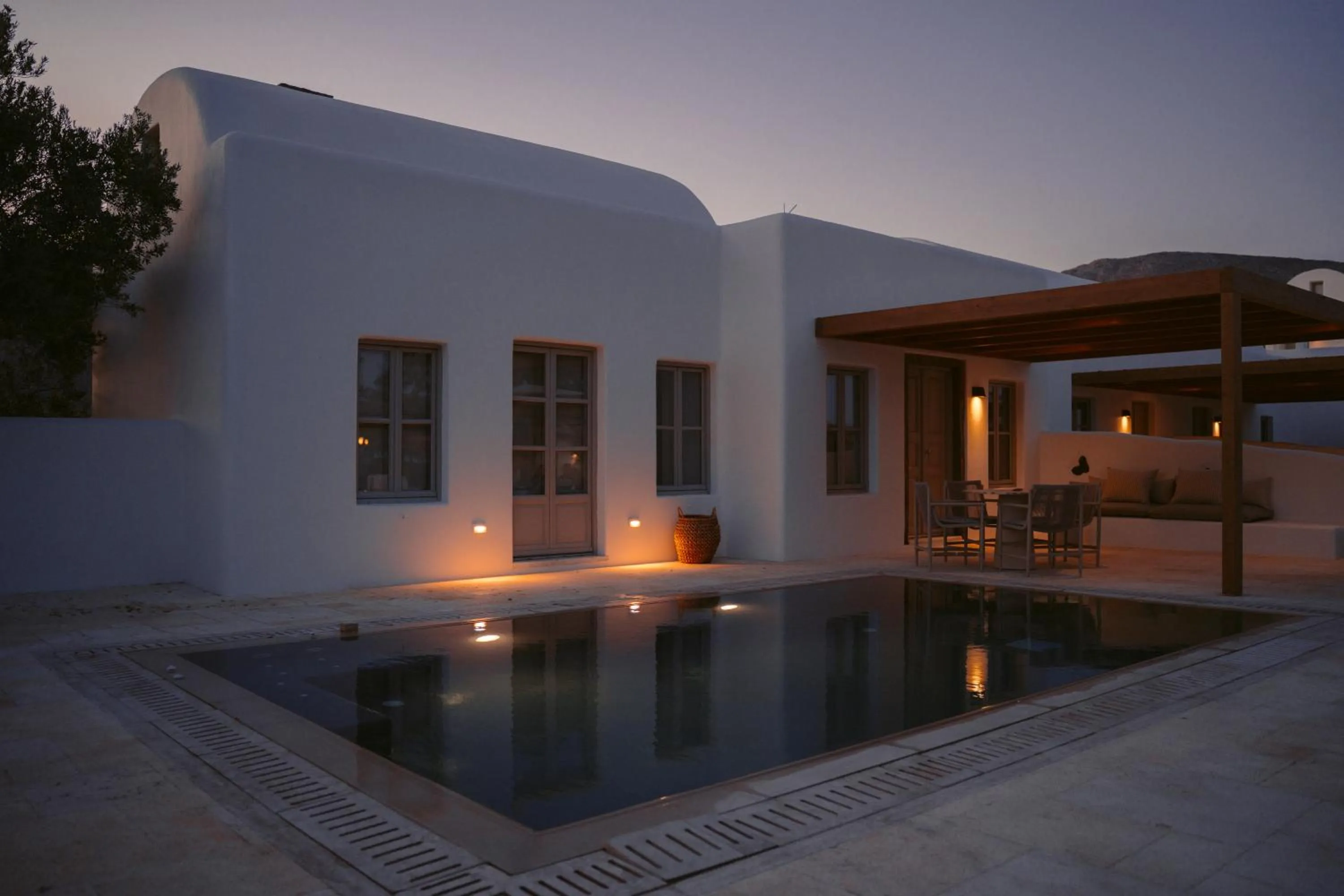 Night in Black Rose Beach Suites