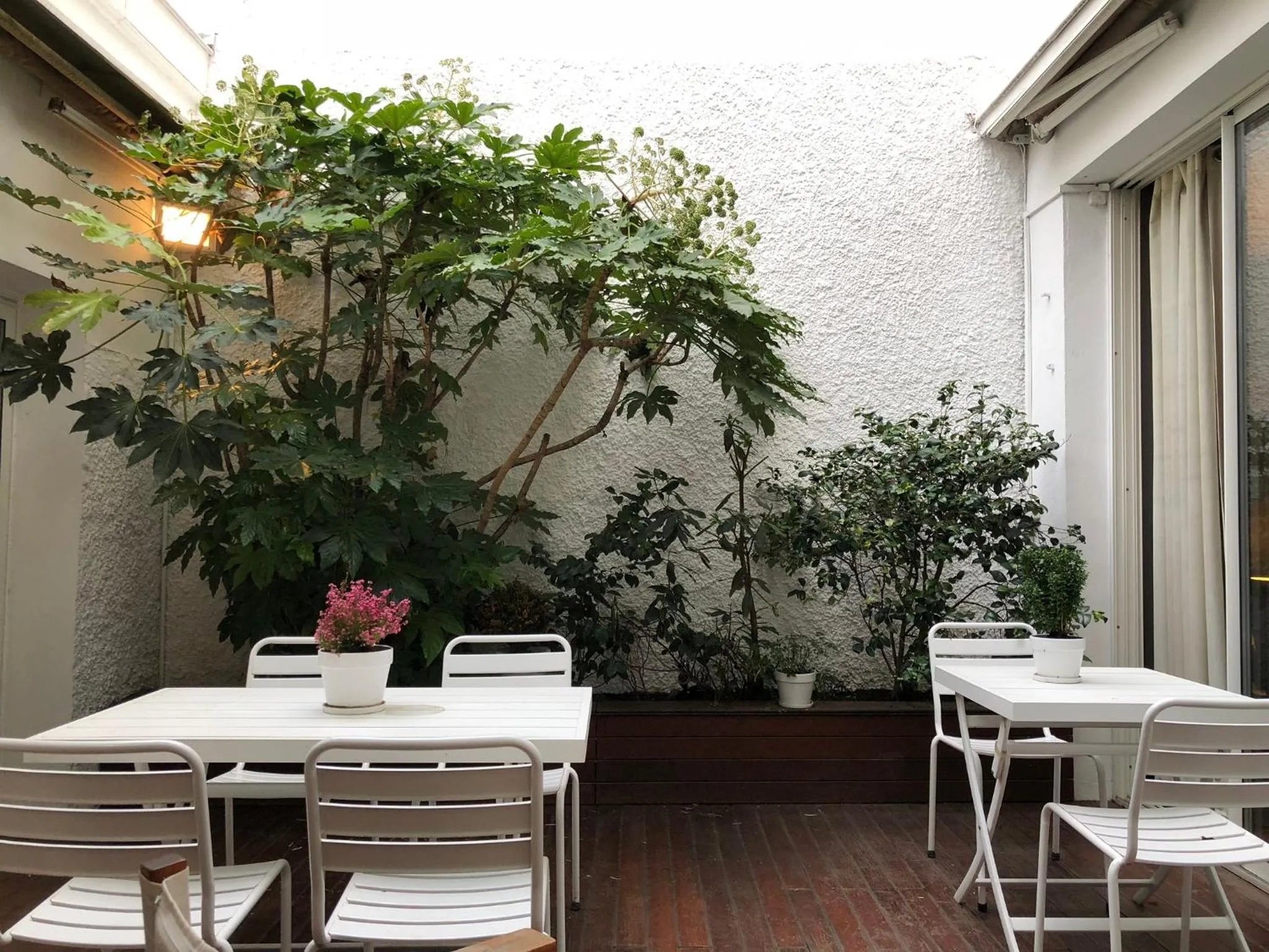 Patio in Maison d'hôtes Bordeaux Centre Le Patio de l'Intendance