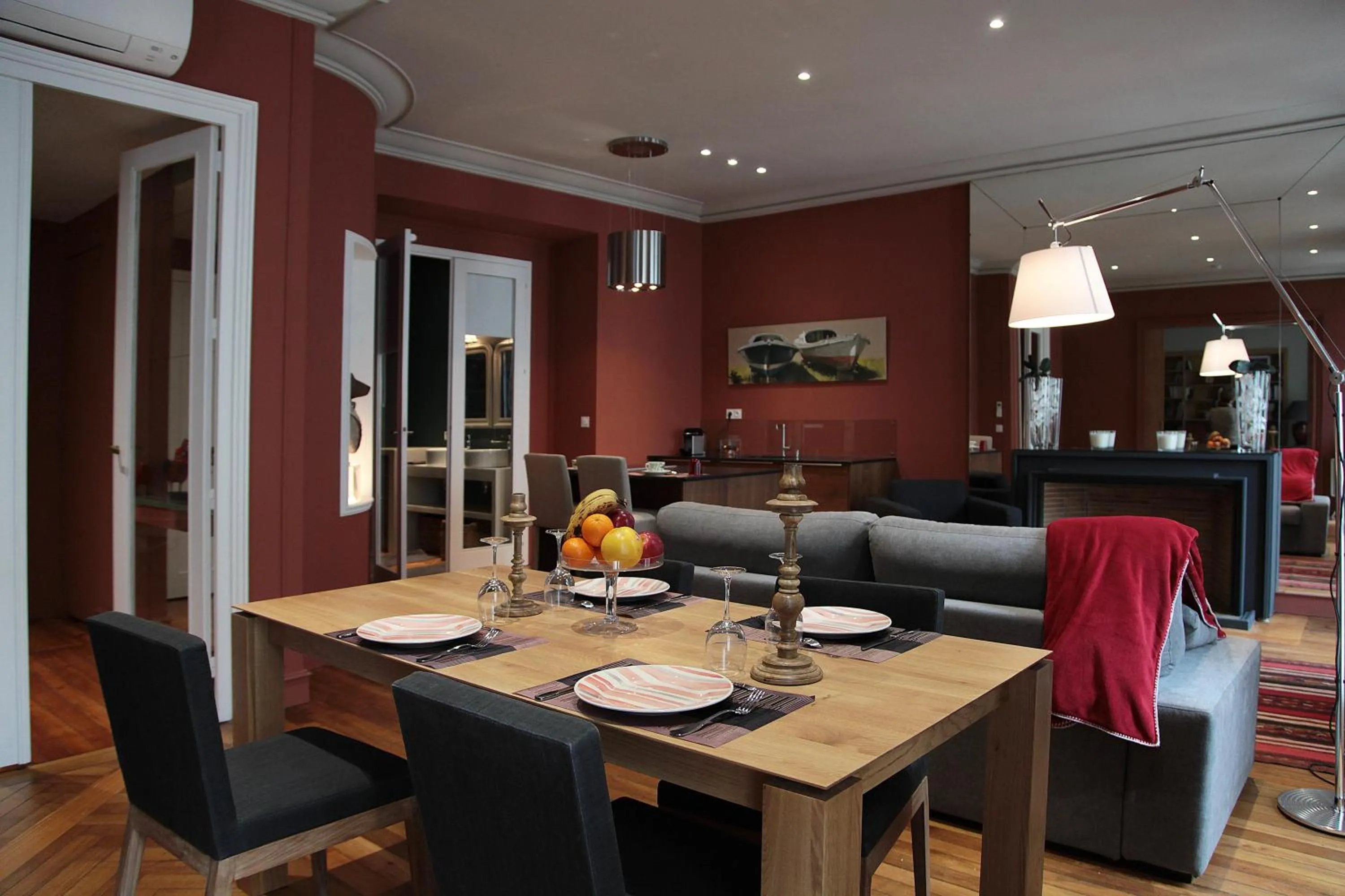 Dining area in Maison d'hôtes Bordeaux Centre Le Patio de l'Intendance