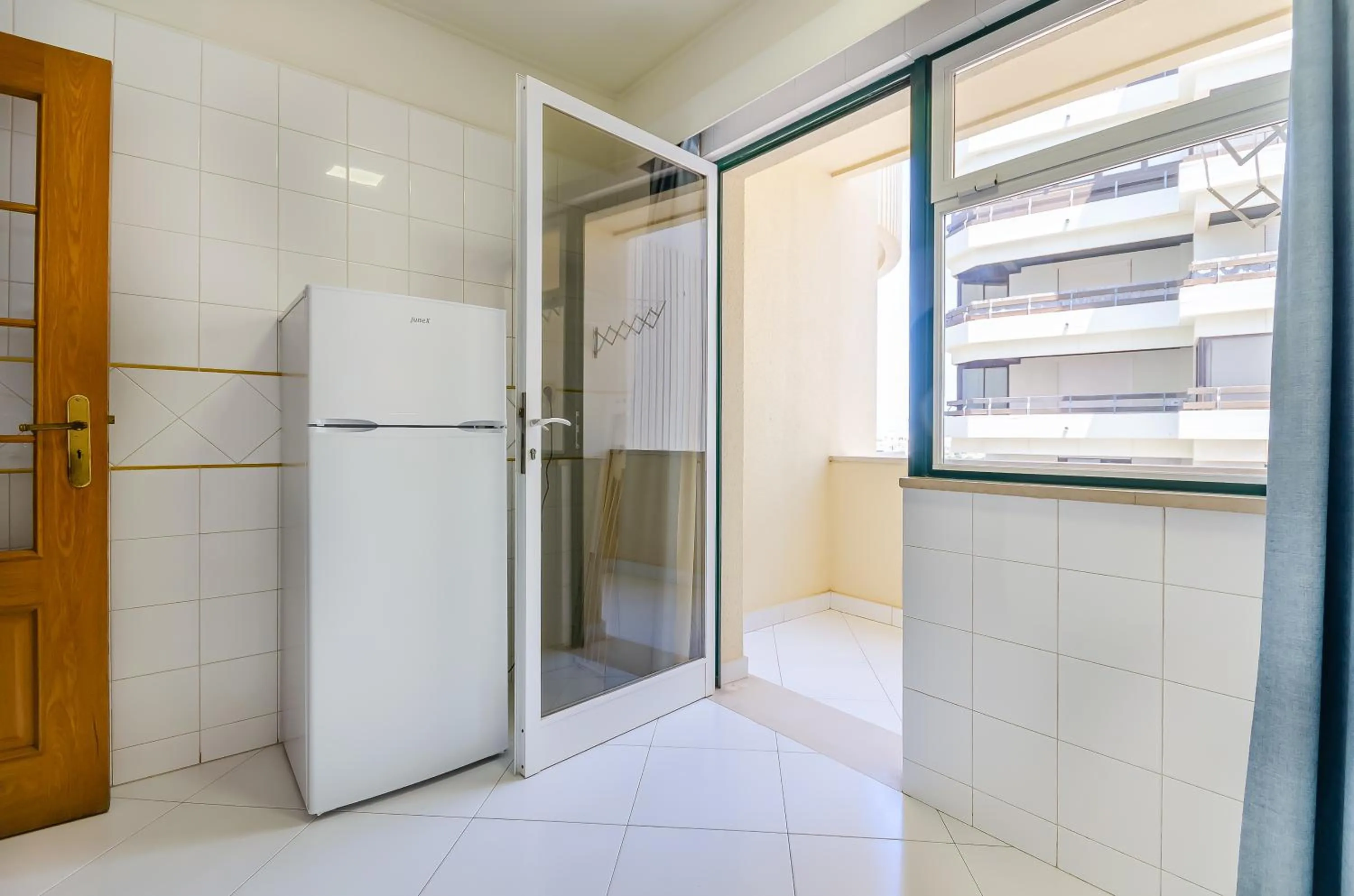 Kitchen or kitchenette in TURIM Algarve Mor Apartamentos Turísticos