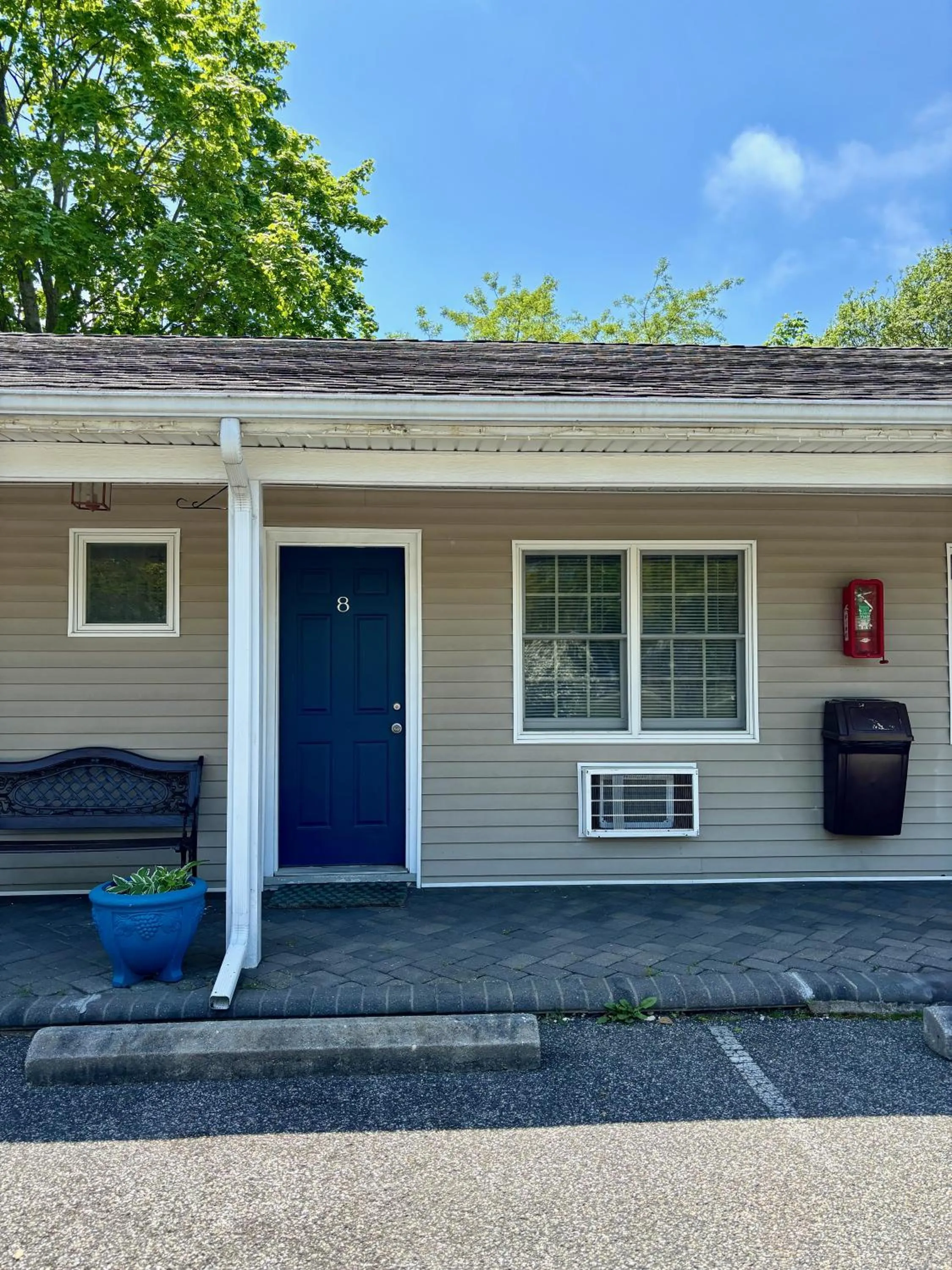 Property building in Westhampton Seabreeze Motel