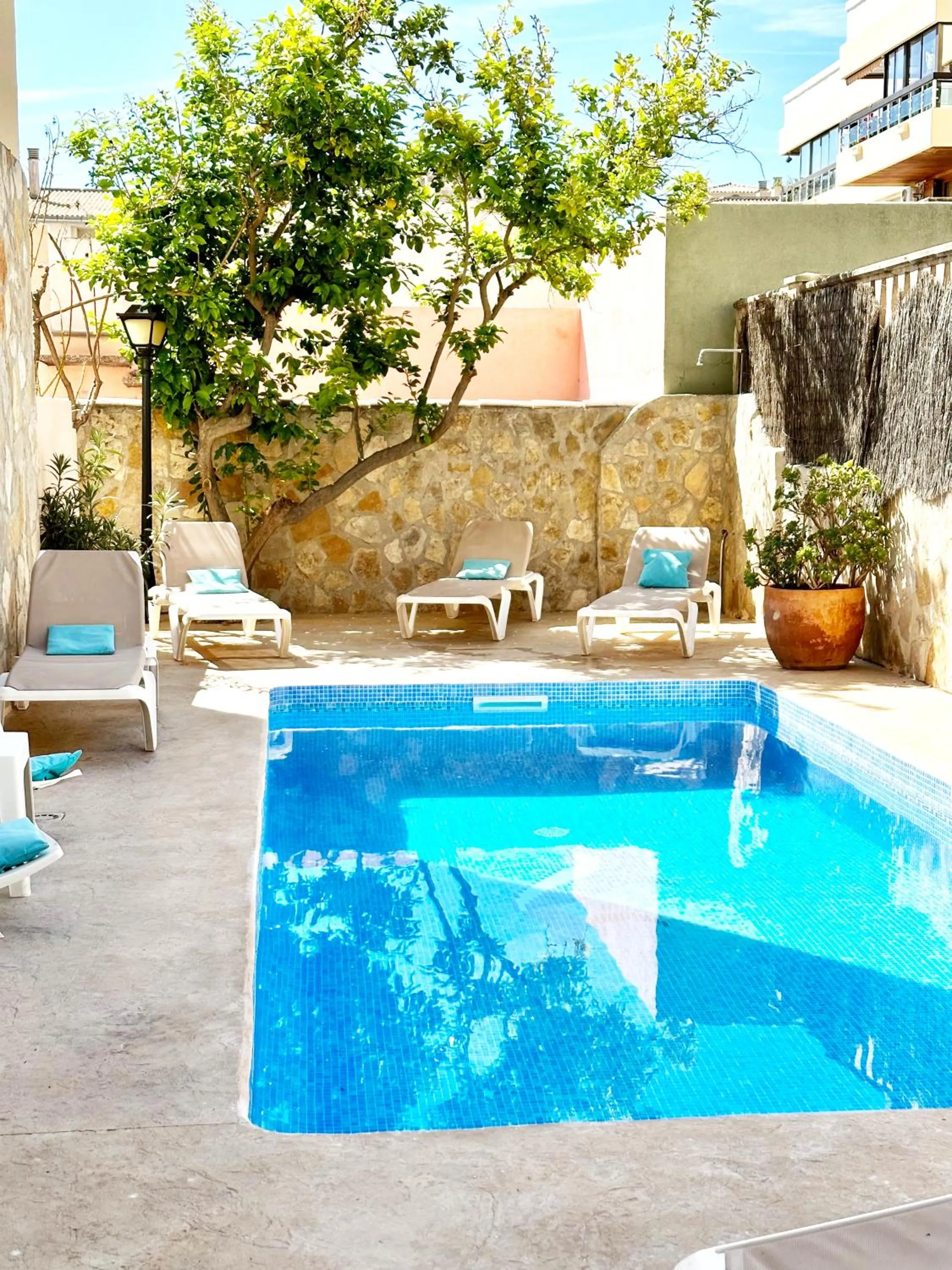 Swimming pool in Hotel Marbel