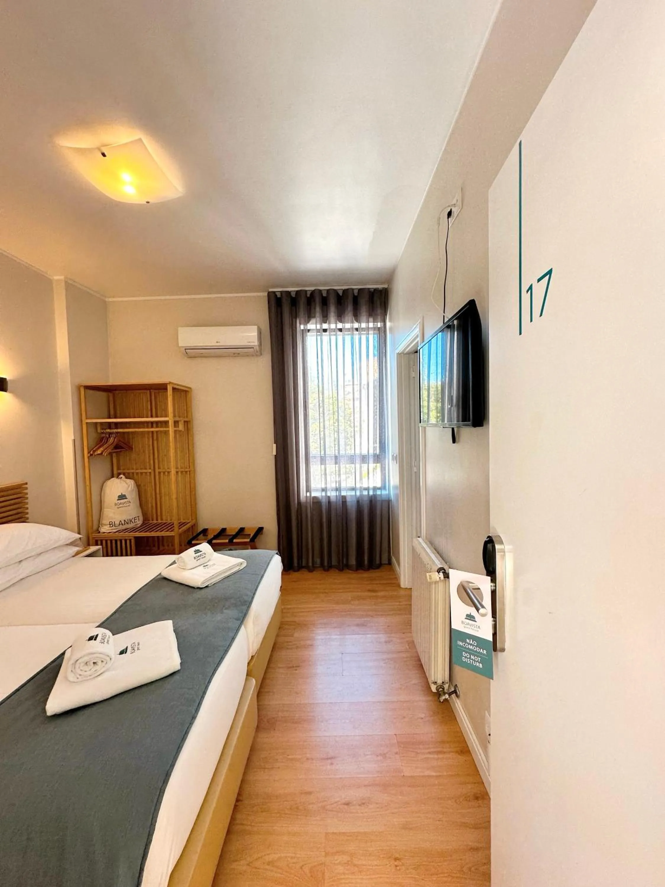 TV and multimedia, Bed in Boavista Guest House