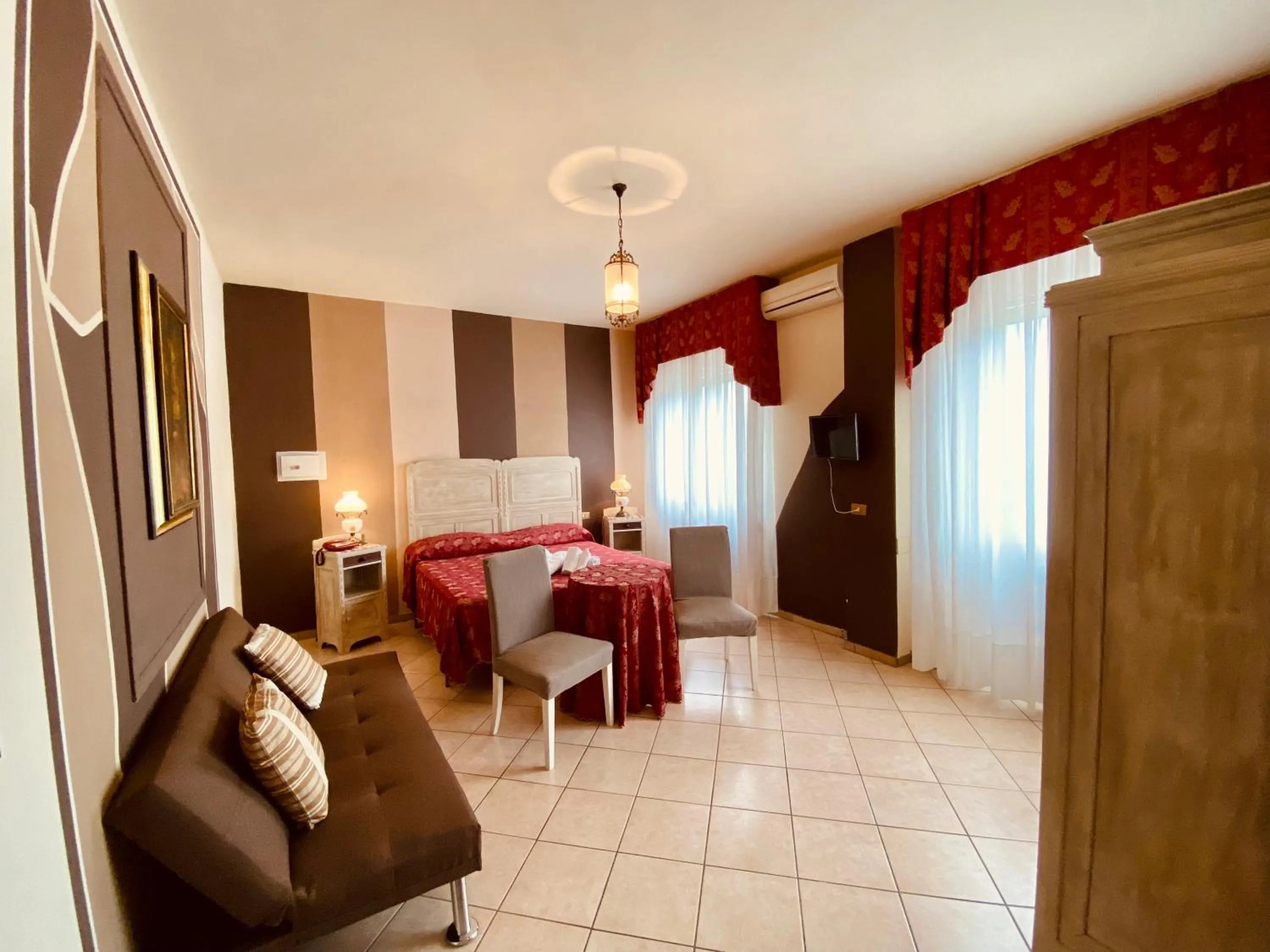 Bed in Art Hotel Pandos