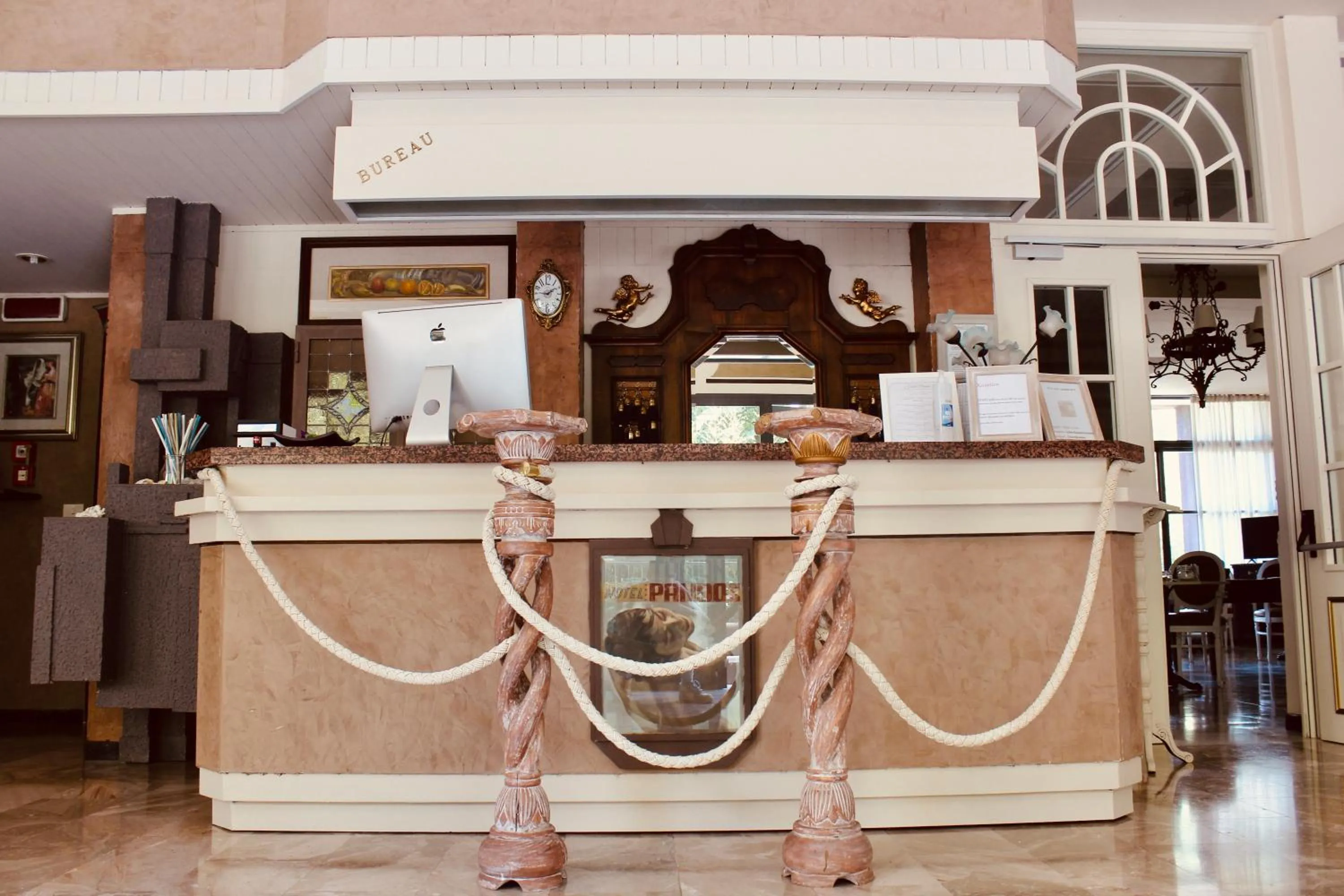 Lobby or reception in Art Hotel Pandos