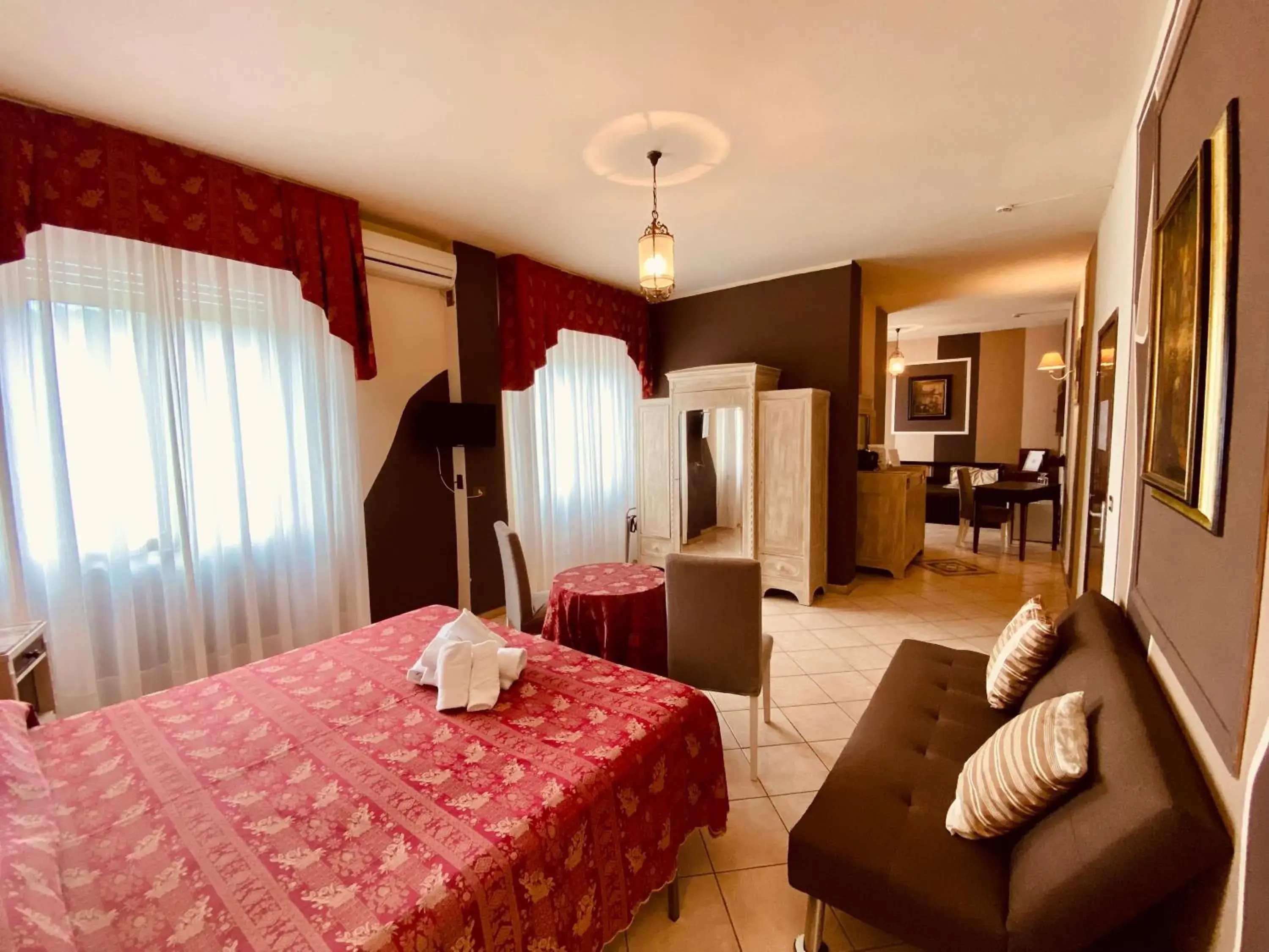 Standard Family Room in Art Hotel Pandos Standard Family Room in Art Hotel Pandos