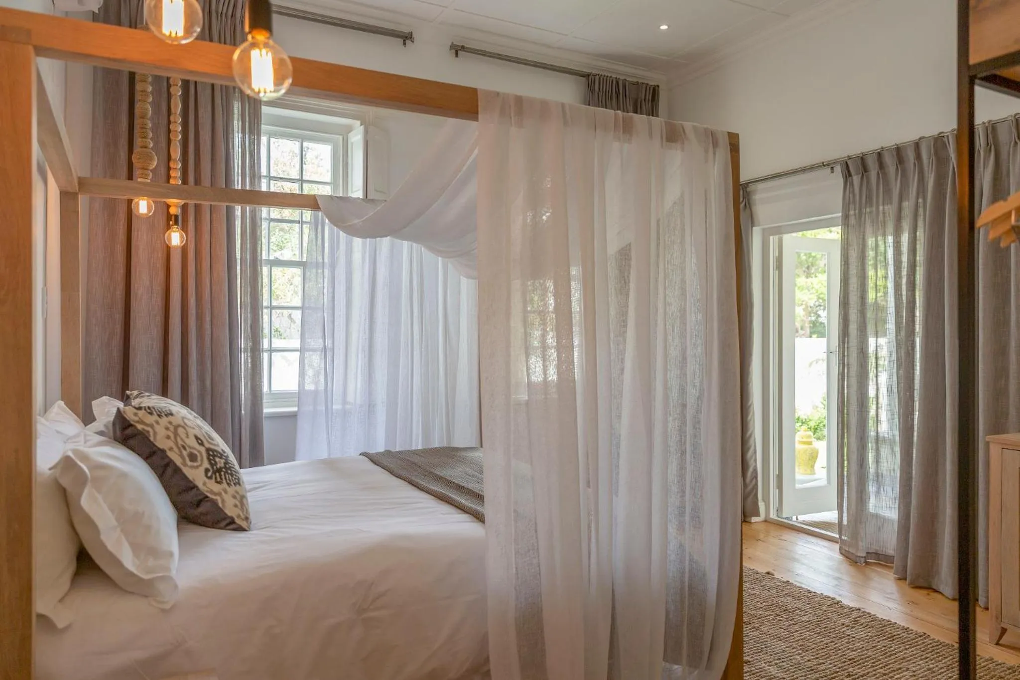 Bed in Monte Vista Boutique Hotel