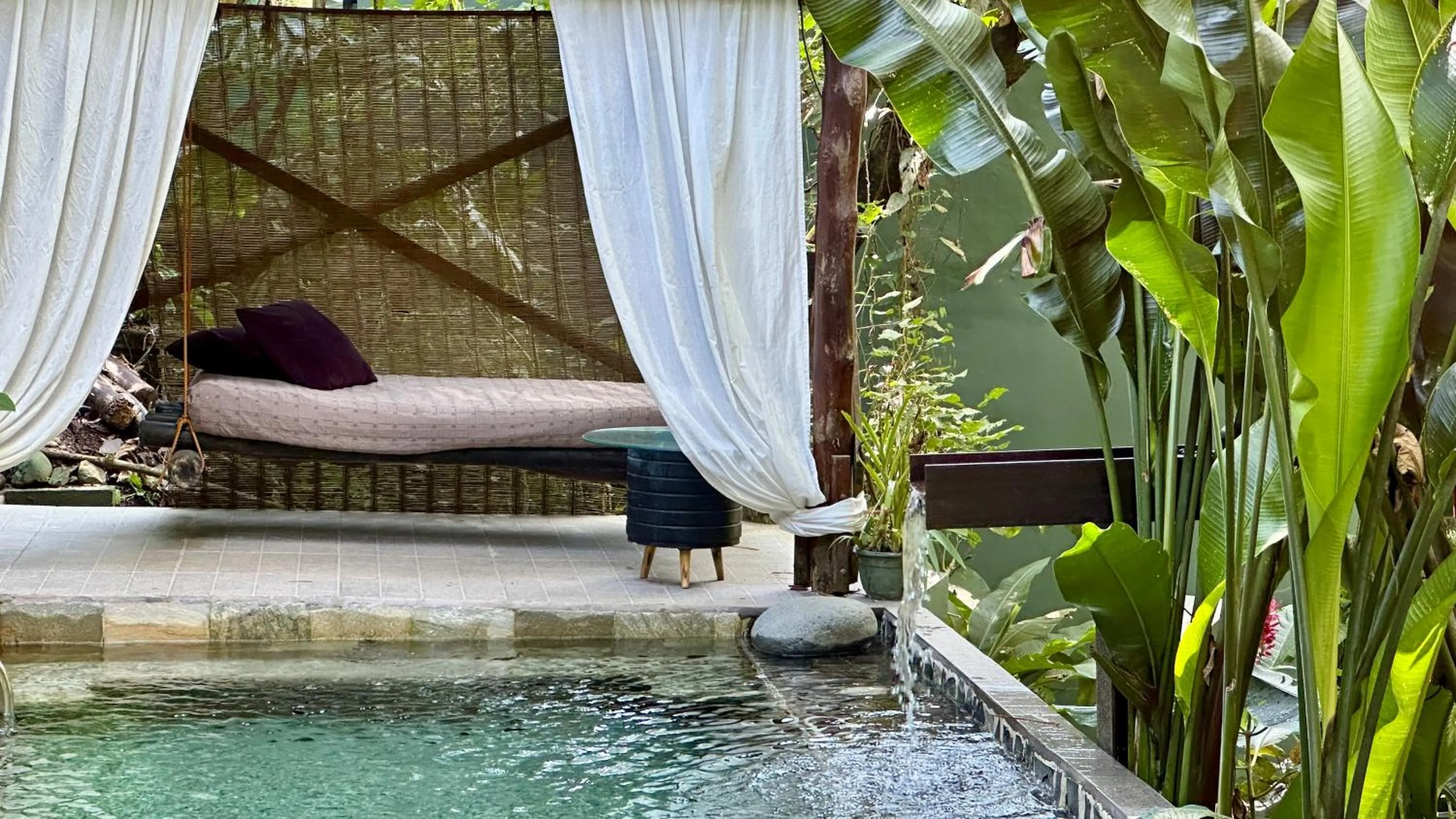 Pool view in Canaima Chill House