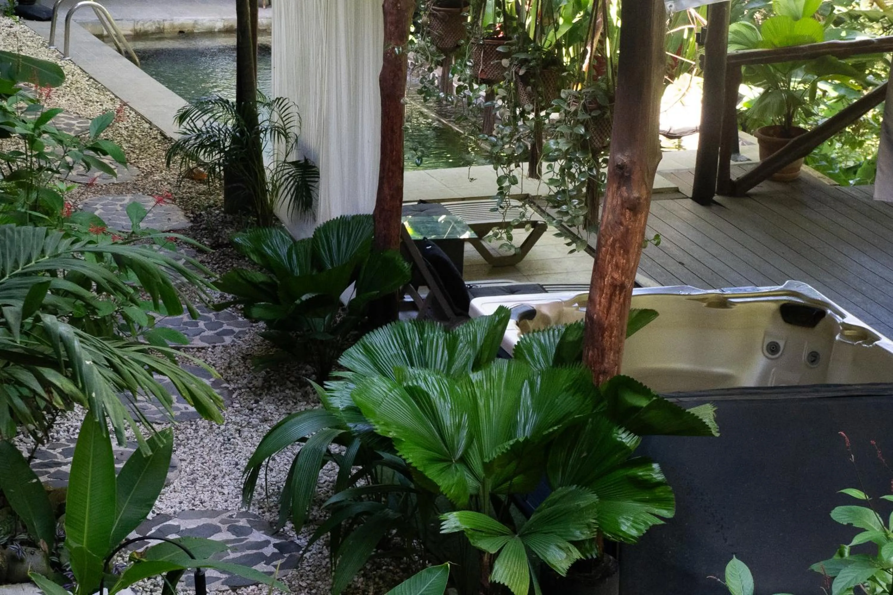 Hot Tub in Canaima Chill House