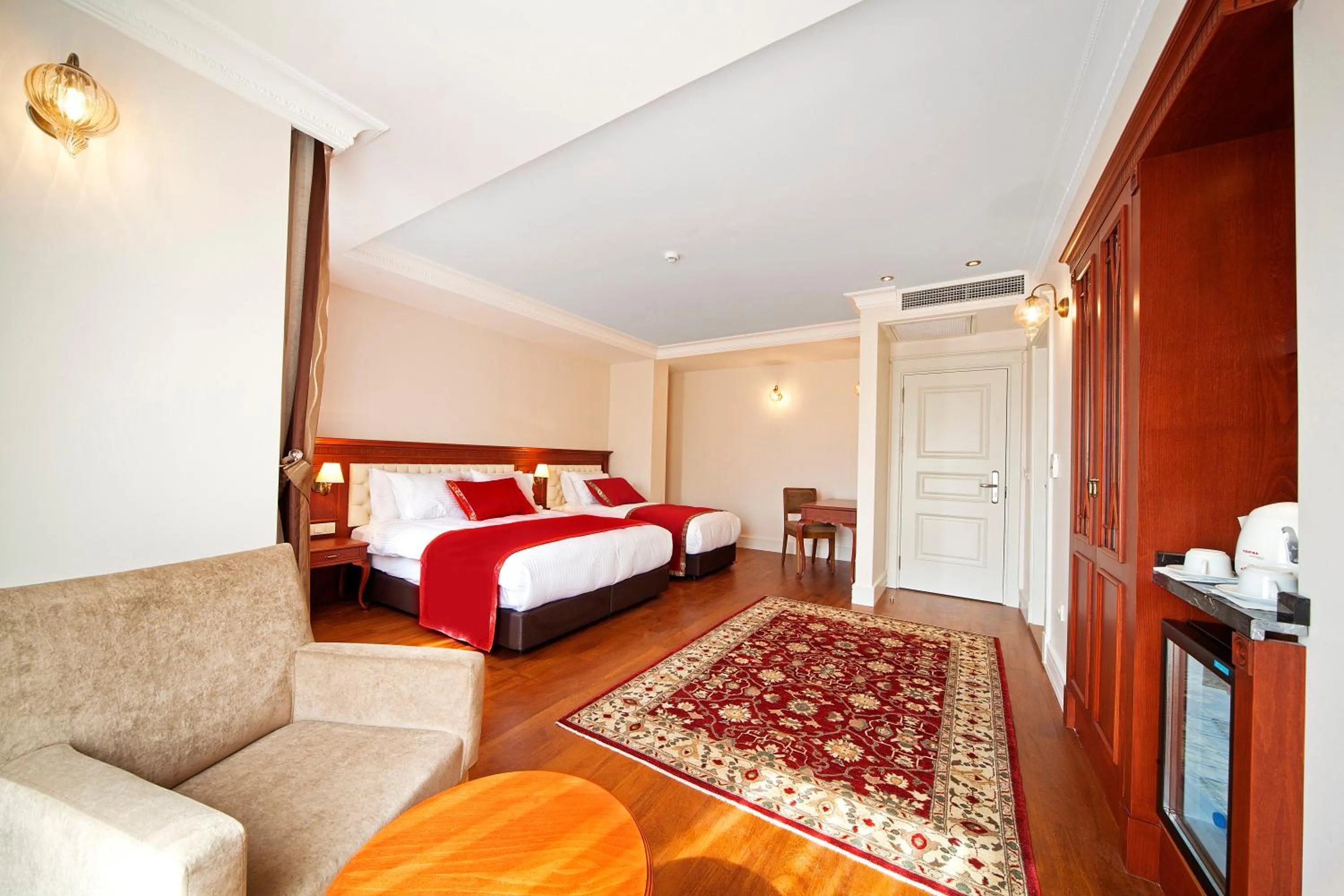 Bedroom, Bed in Aren Suites