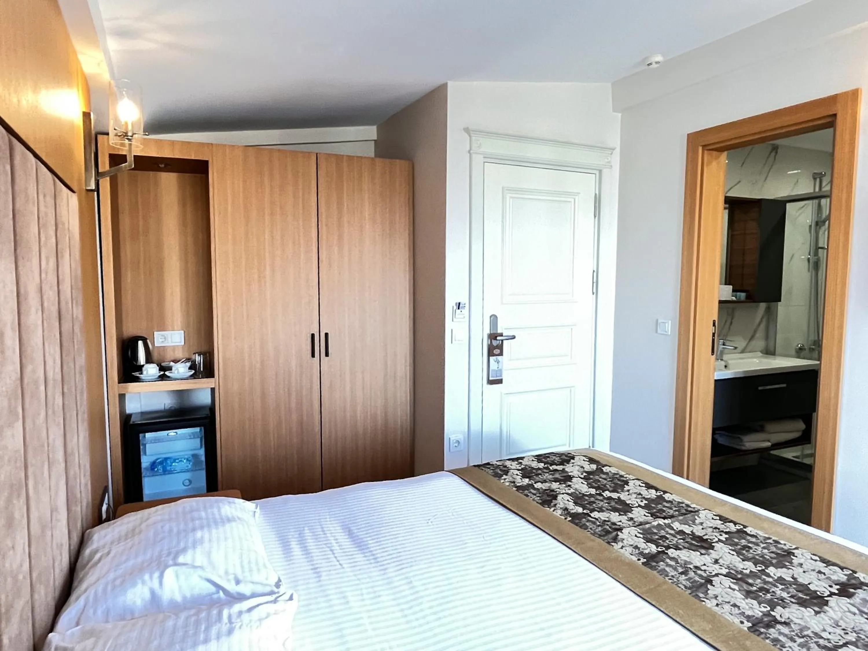 Bedroom, Bed in Aren Suites