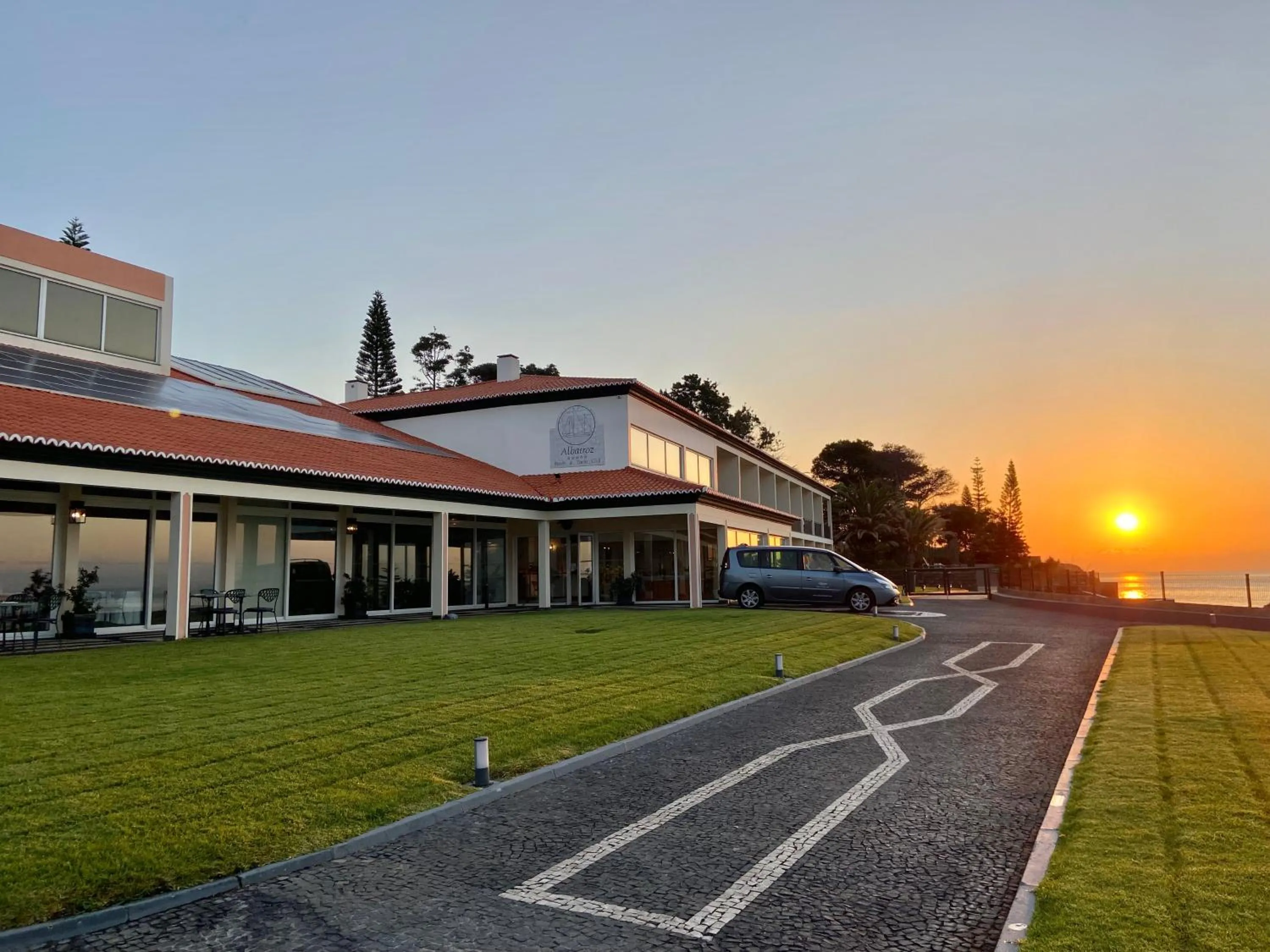 Sunrise in Albatroz Beach & Yacht Club