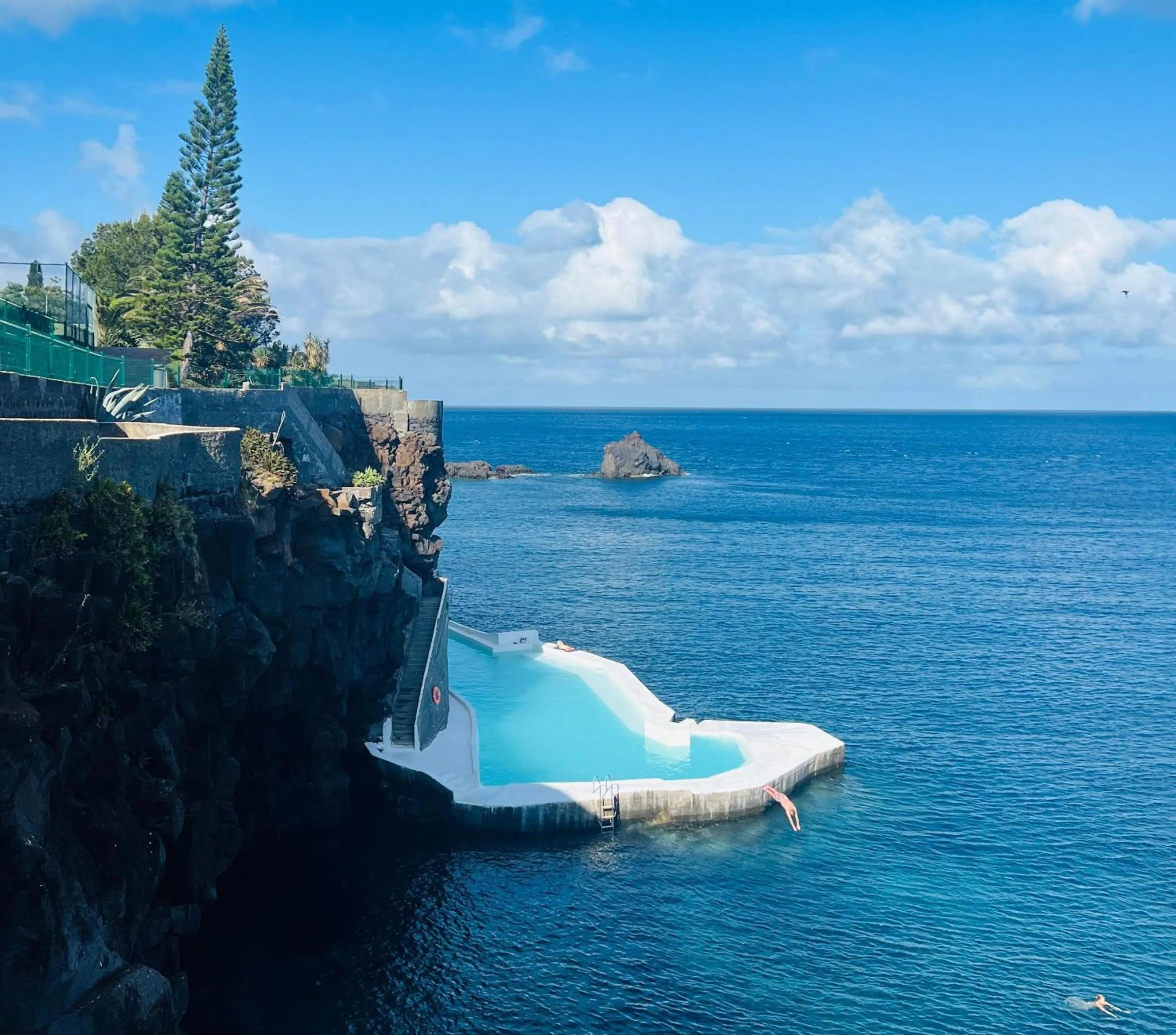 Pool view in Albatroz Beach & Yacht Club