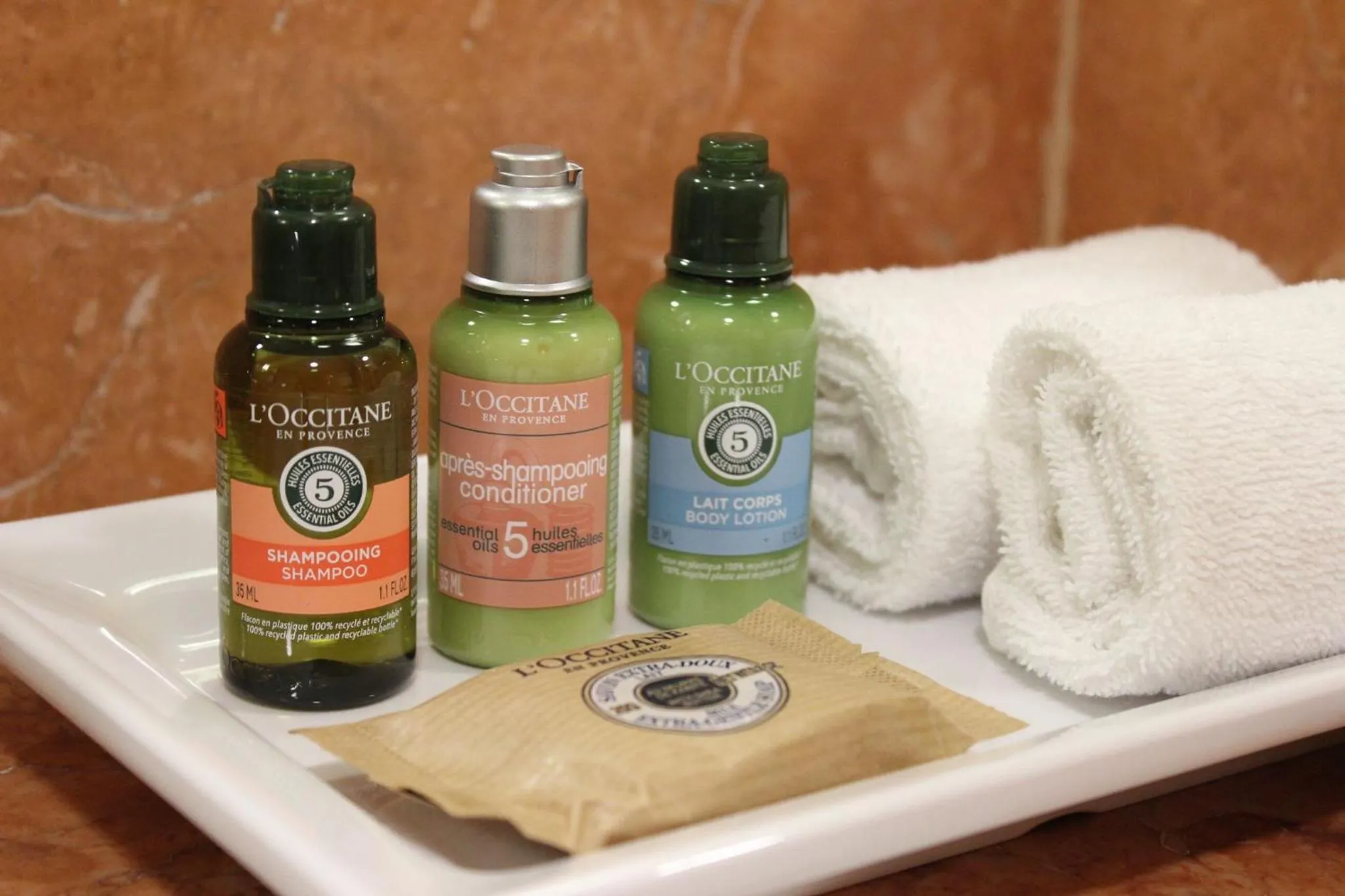 Shower in Albatroz Beach & Yacht Club