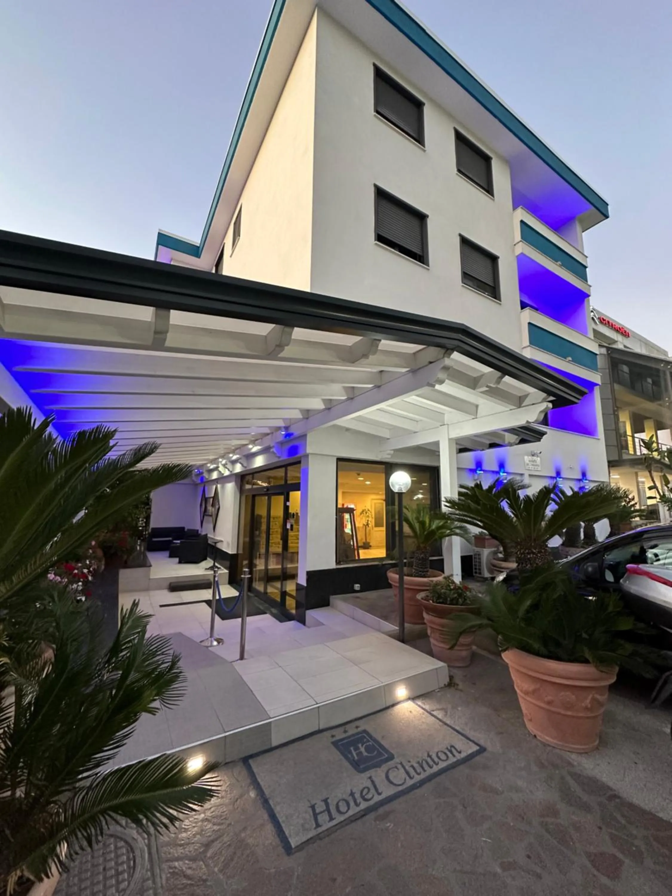 Property building in Hotel Clinton