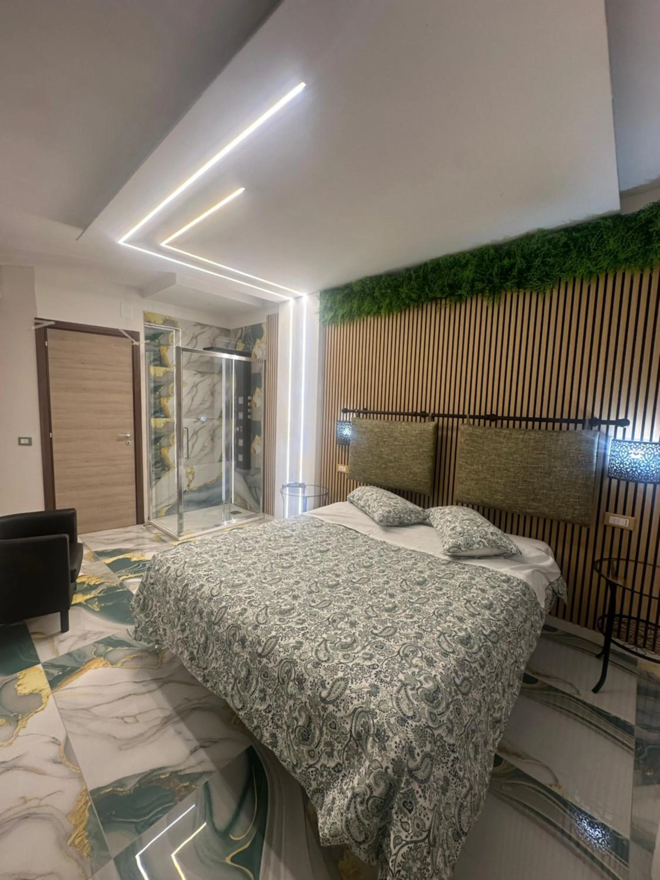 Bed in Hotel Clinton