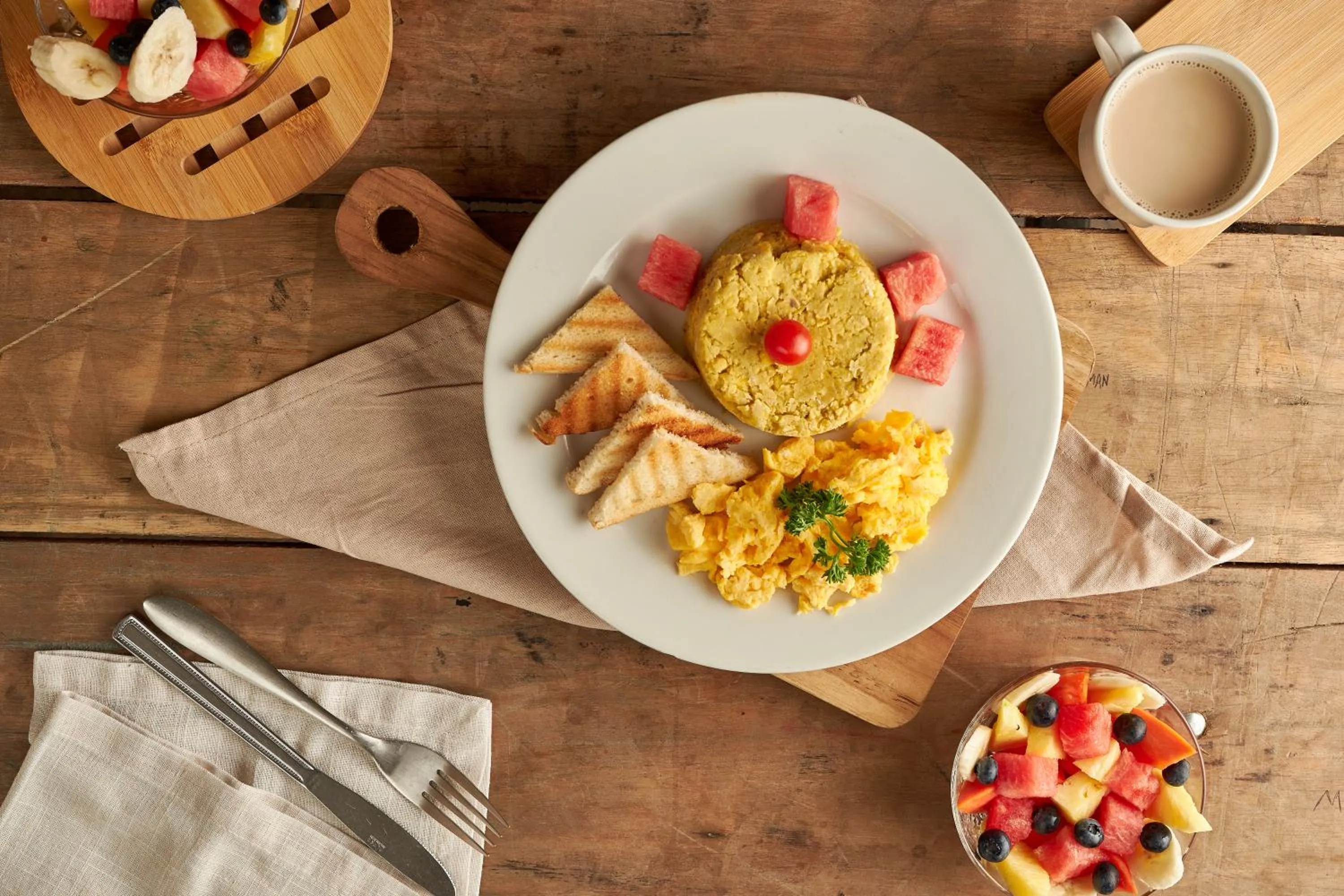 Restaurant/places to eat in Genesis Hotel