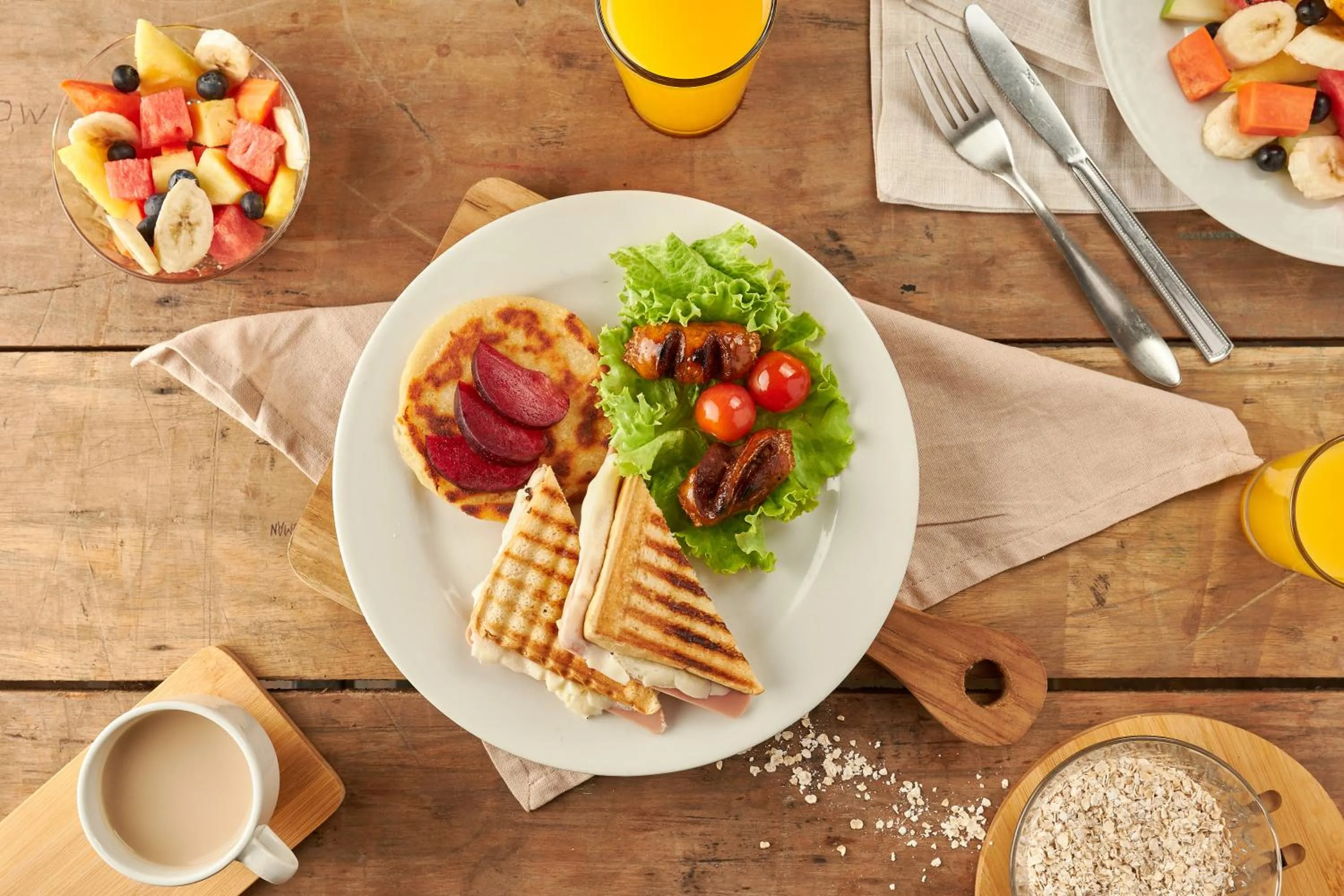 Restaurant/places to eat in Genesis Hotel