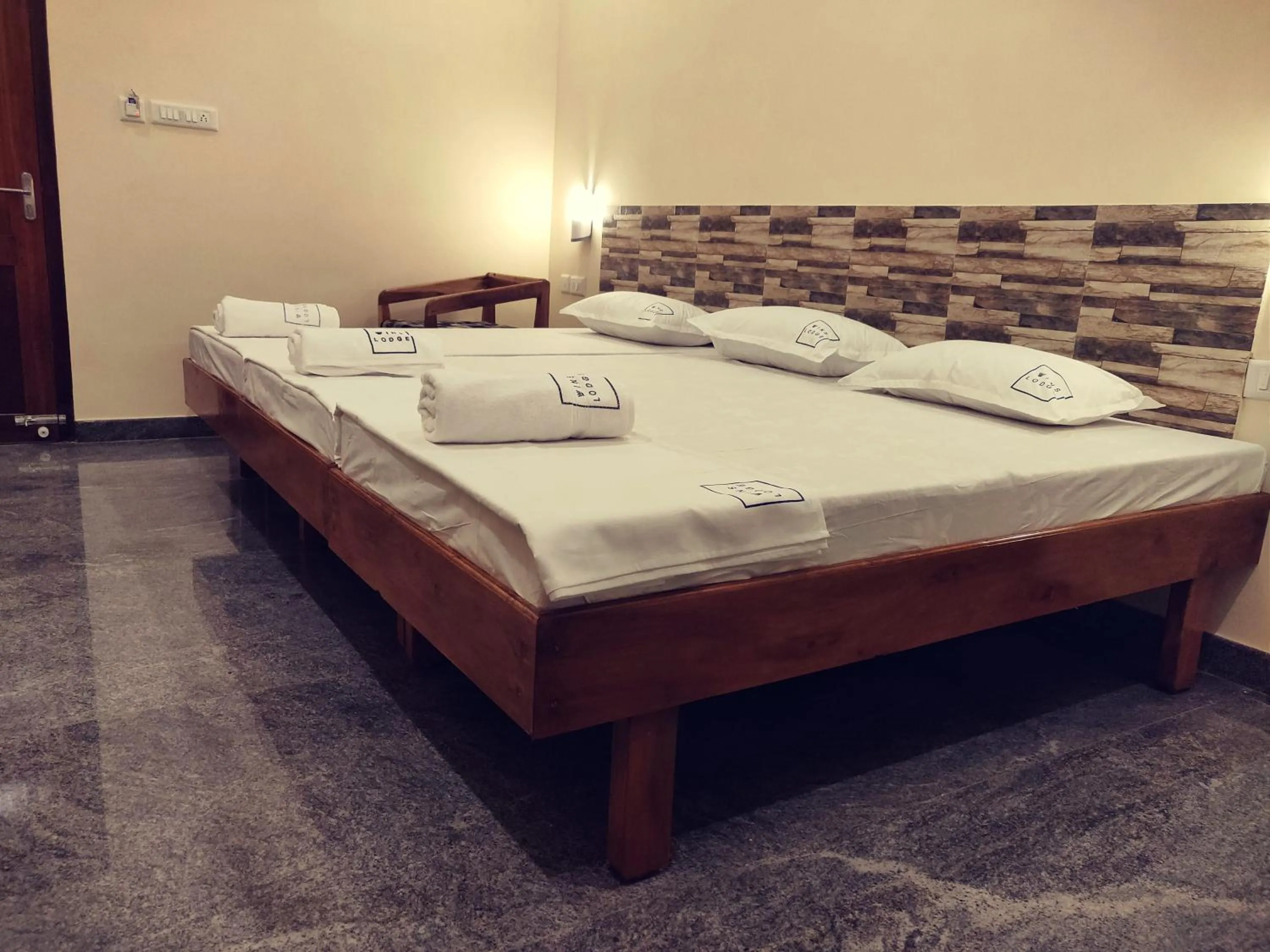 Bed in Hotel Wins