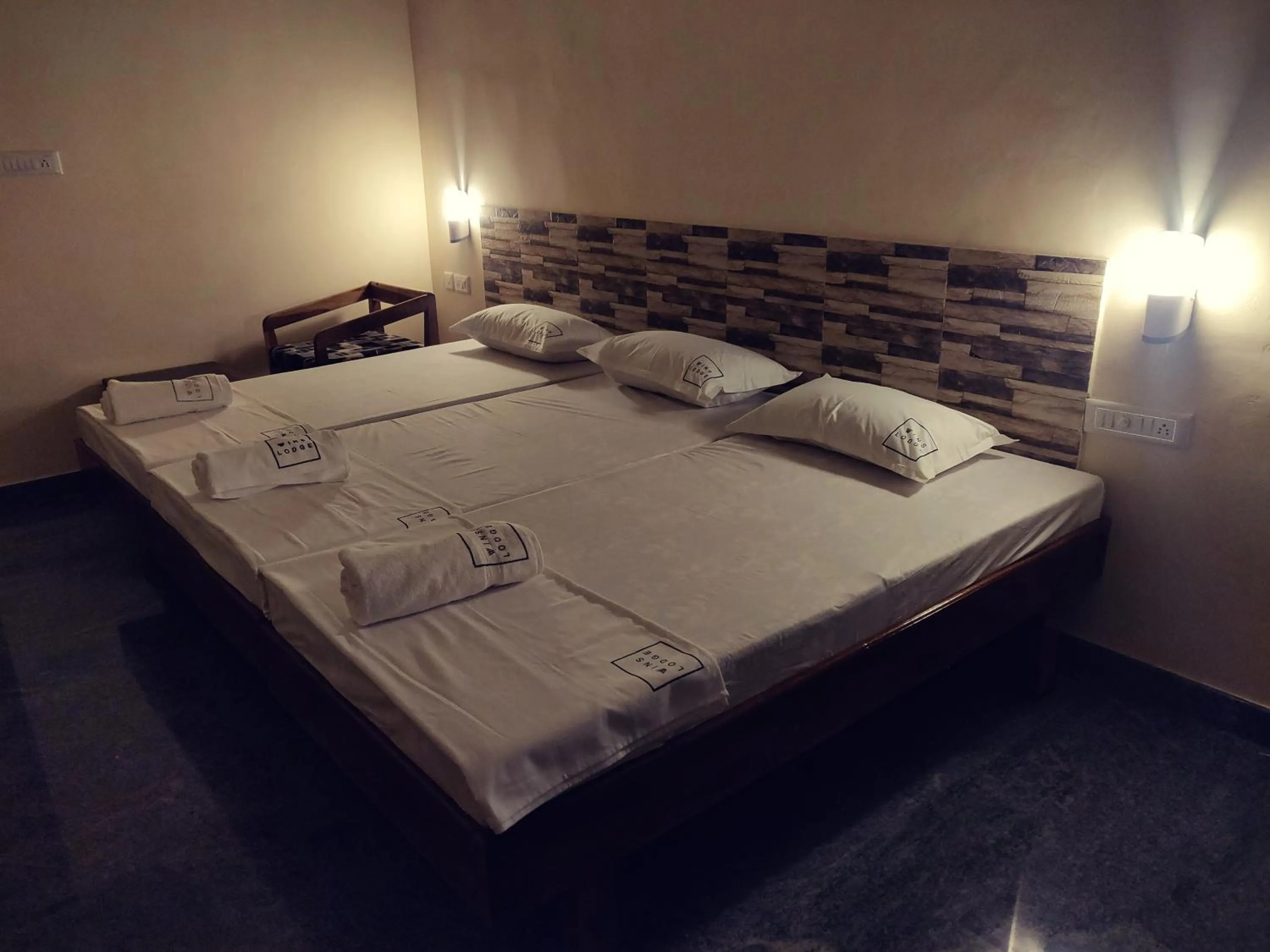 Bed in Hotel Wins