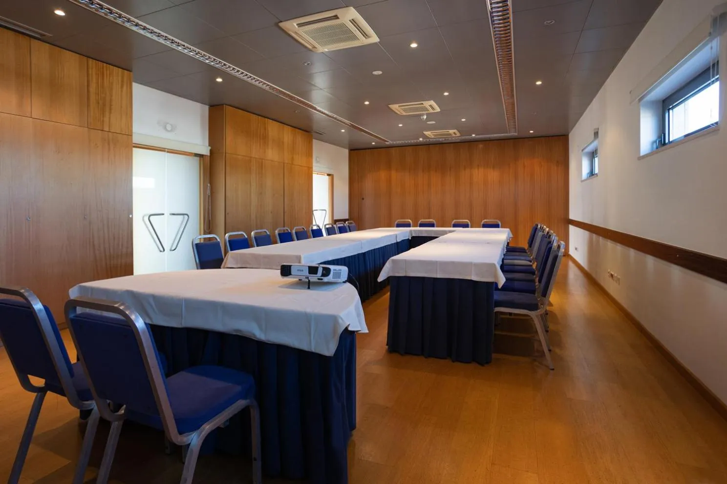 Meeting/conference room in Hotel Pombalense