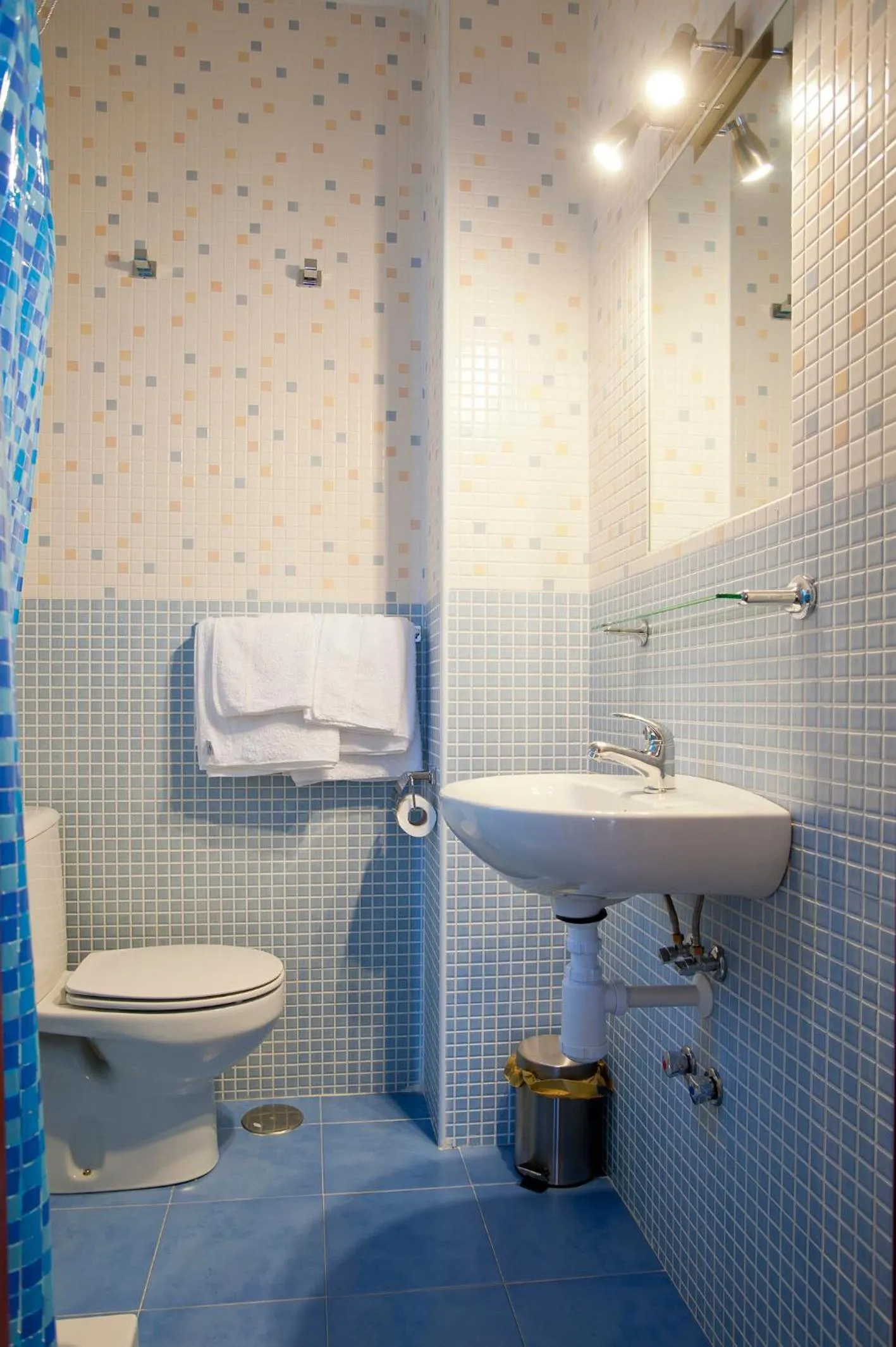 Bathroom in Hostal Rocamar