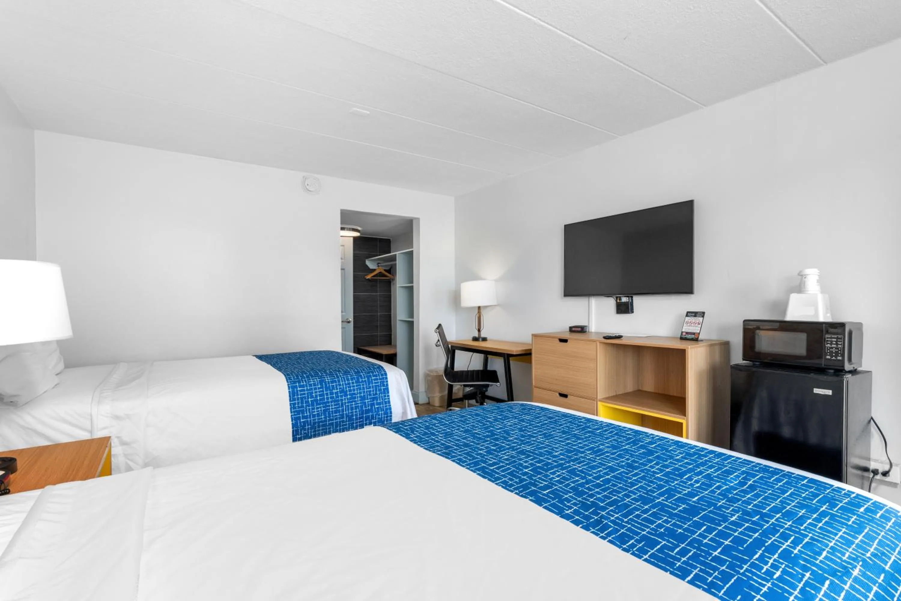 Bedroom in Travelodge by Wyndham Virginia Beach