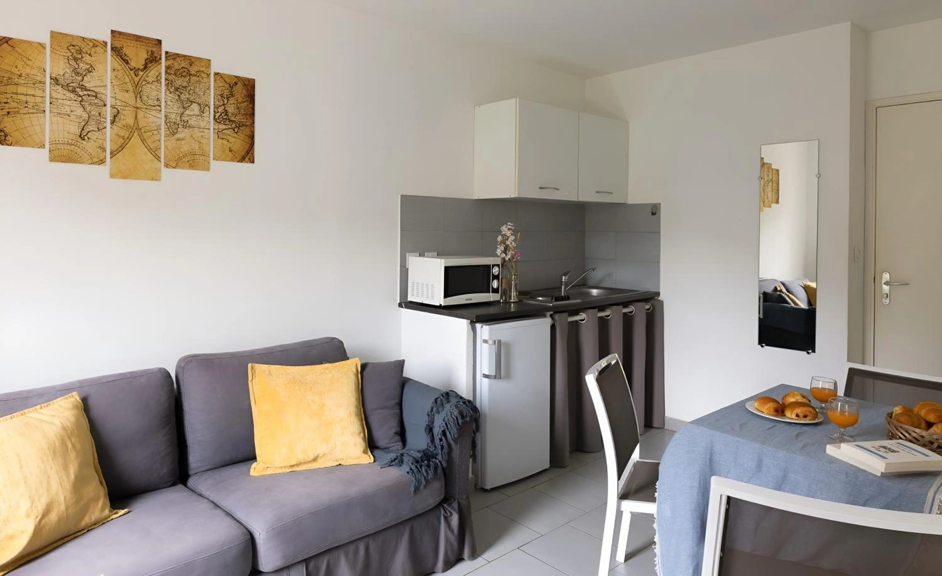 Kitchen or kitchenette in Appart Hotel Corte HR