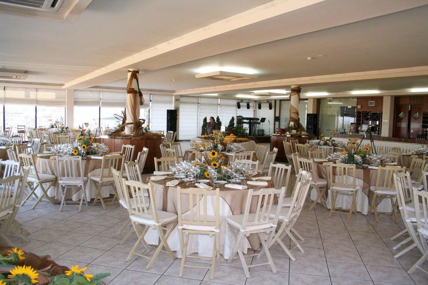 Restaurant/places to eat in Hotel Paraiso