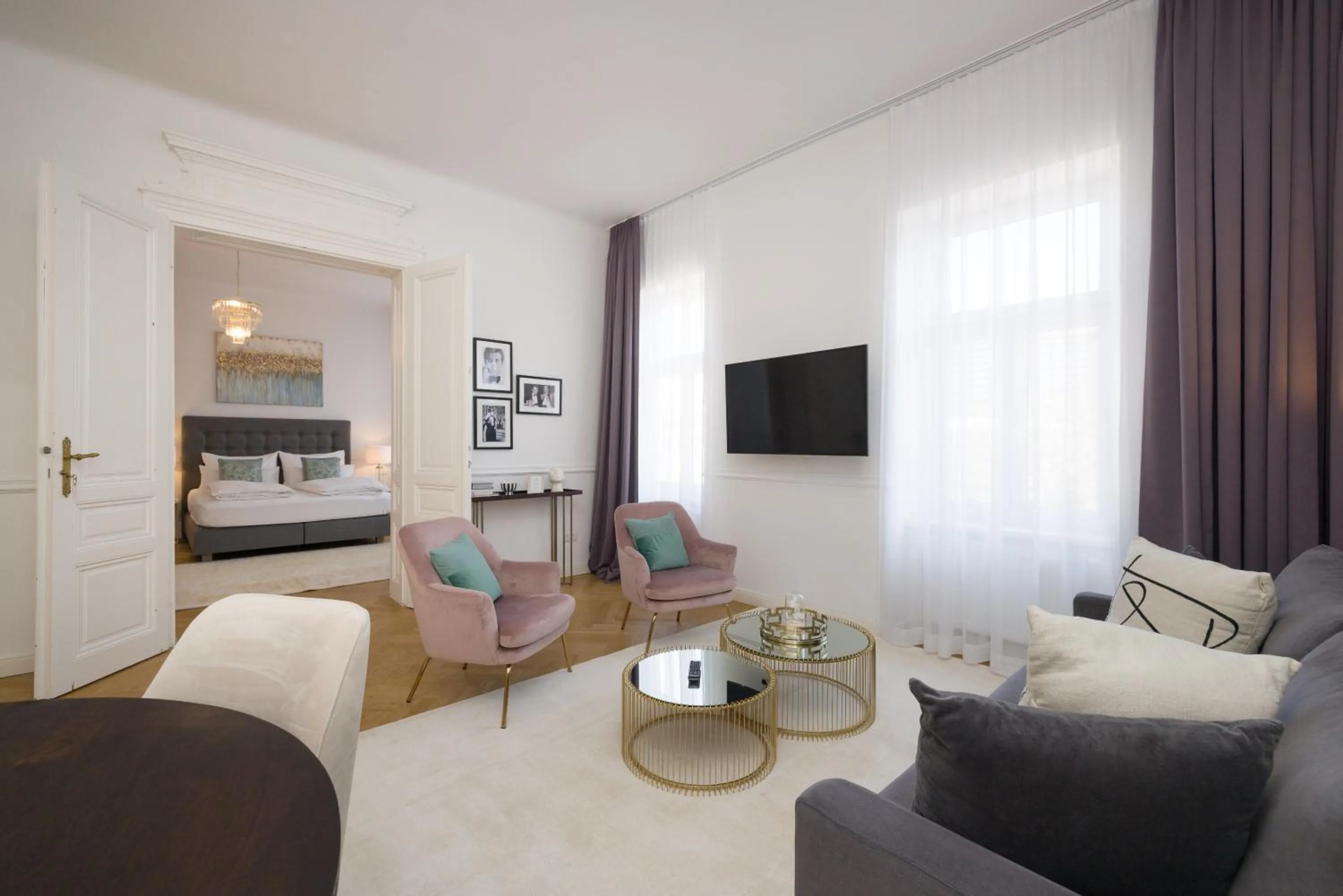 Living room, Bed in RAFAEL KAISER - Premium Apartments - Contactless Check-In
