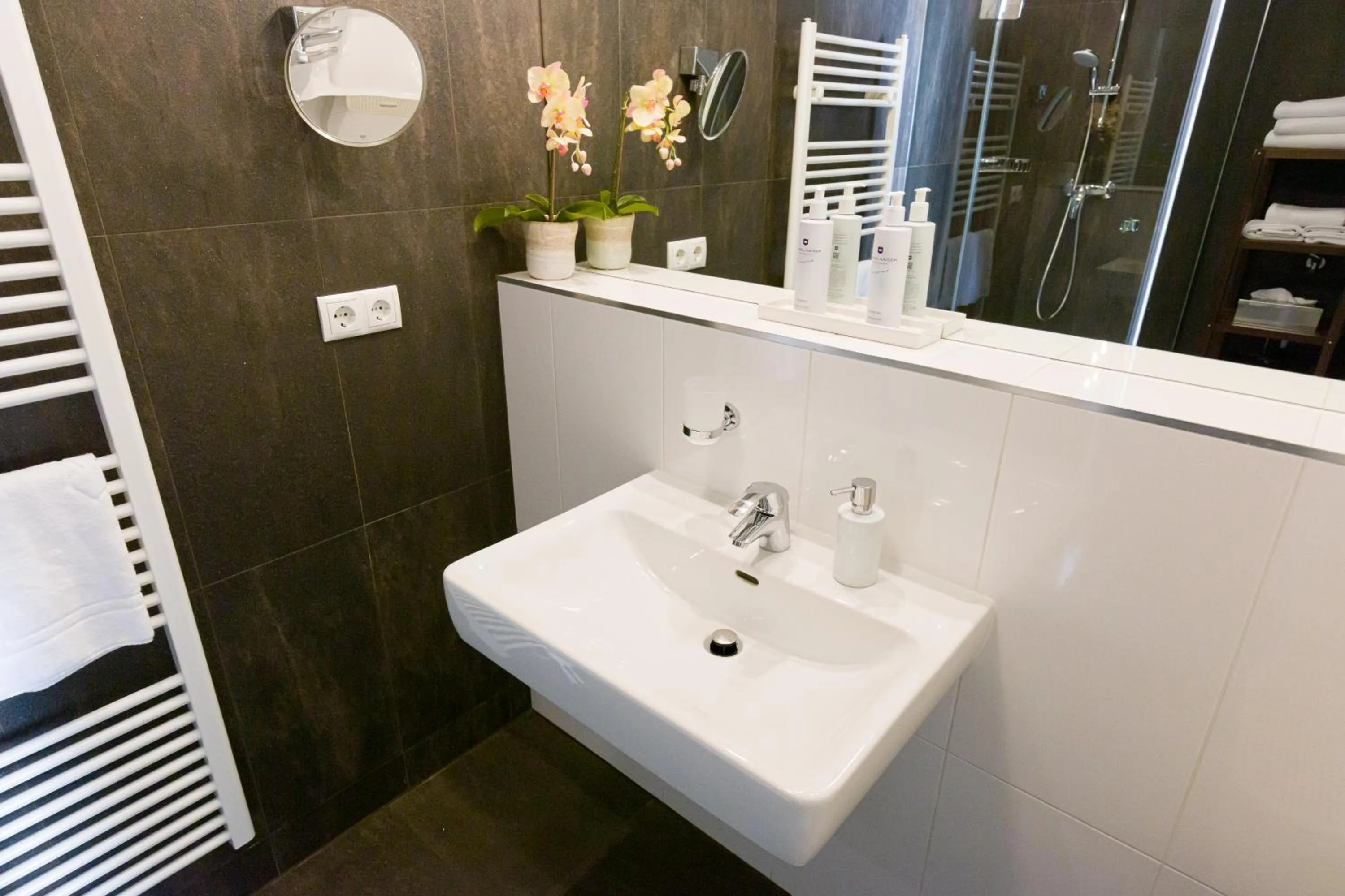 Shower in RAFAEL KAISER - Premium Apartments - Contactless Check-In
