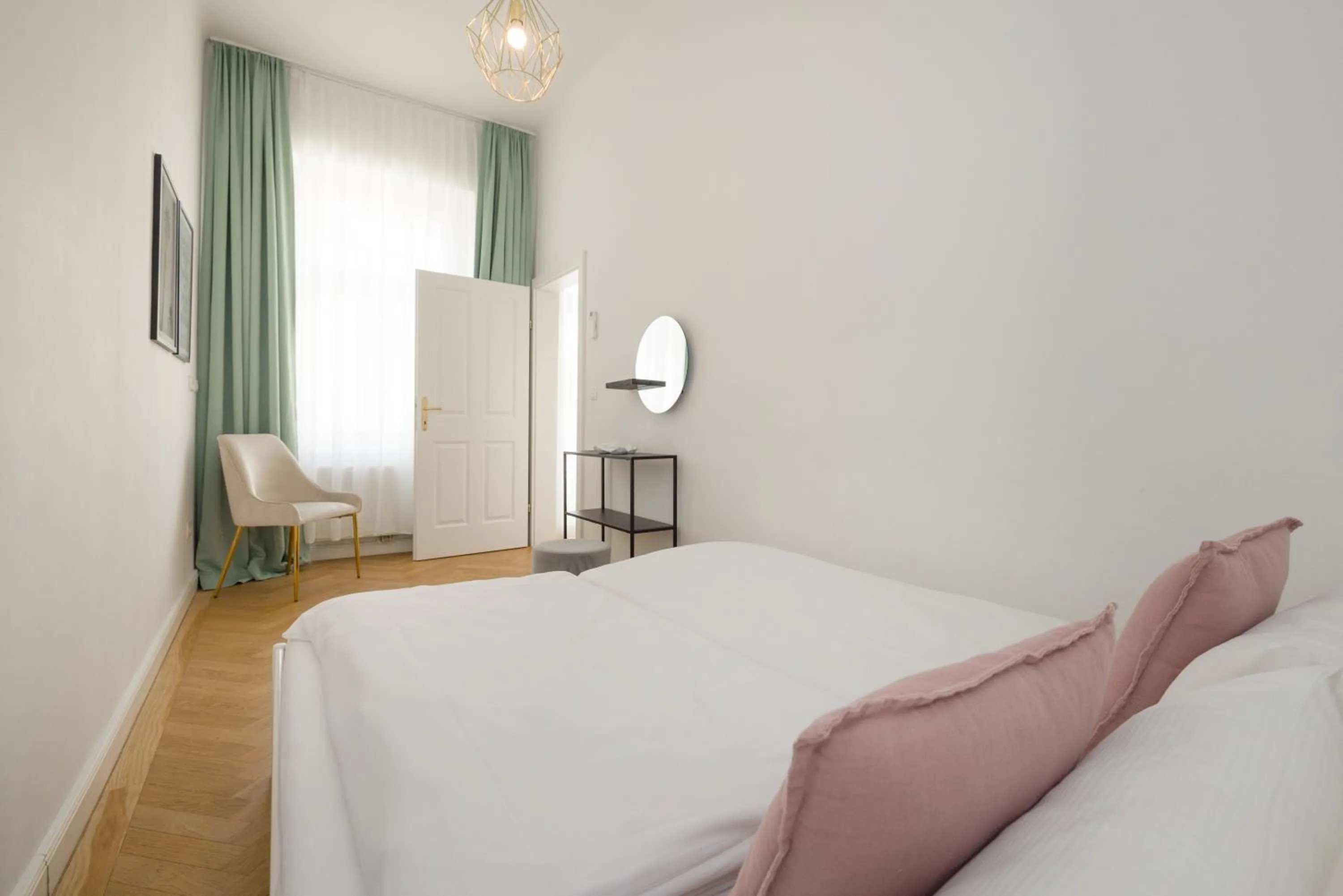 Bed in RAFAEL KAISER - Premium Apartments - Contactless Check-In
