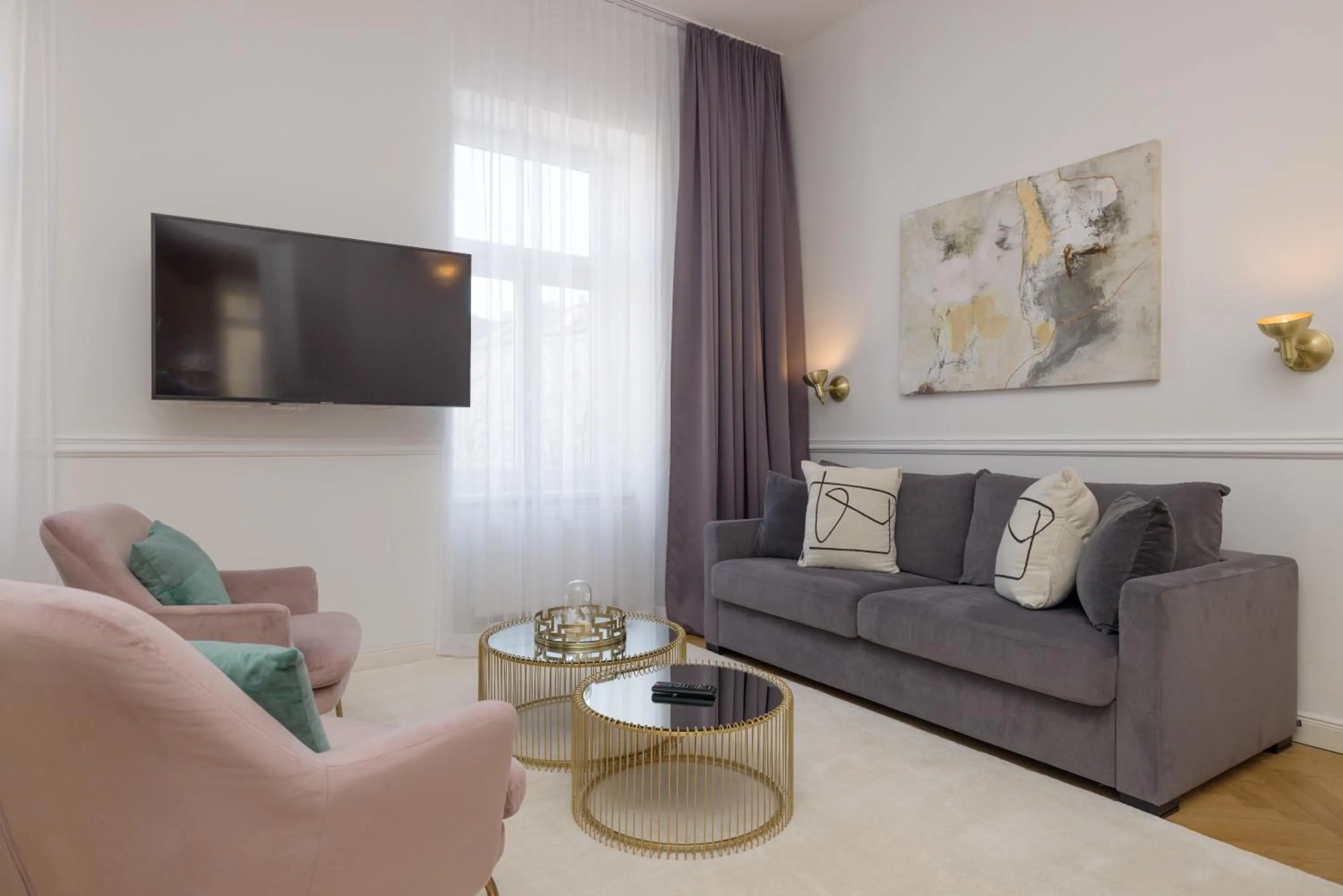 TV and multimedia in RAFAEL KAISER - Premium Apartments - Contactless Check-In