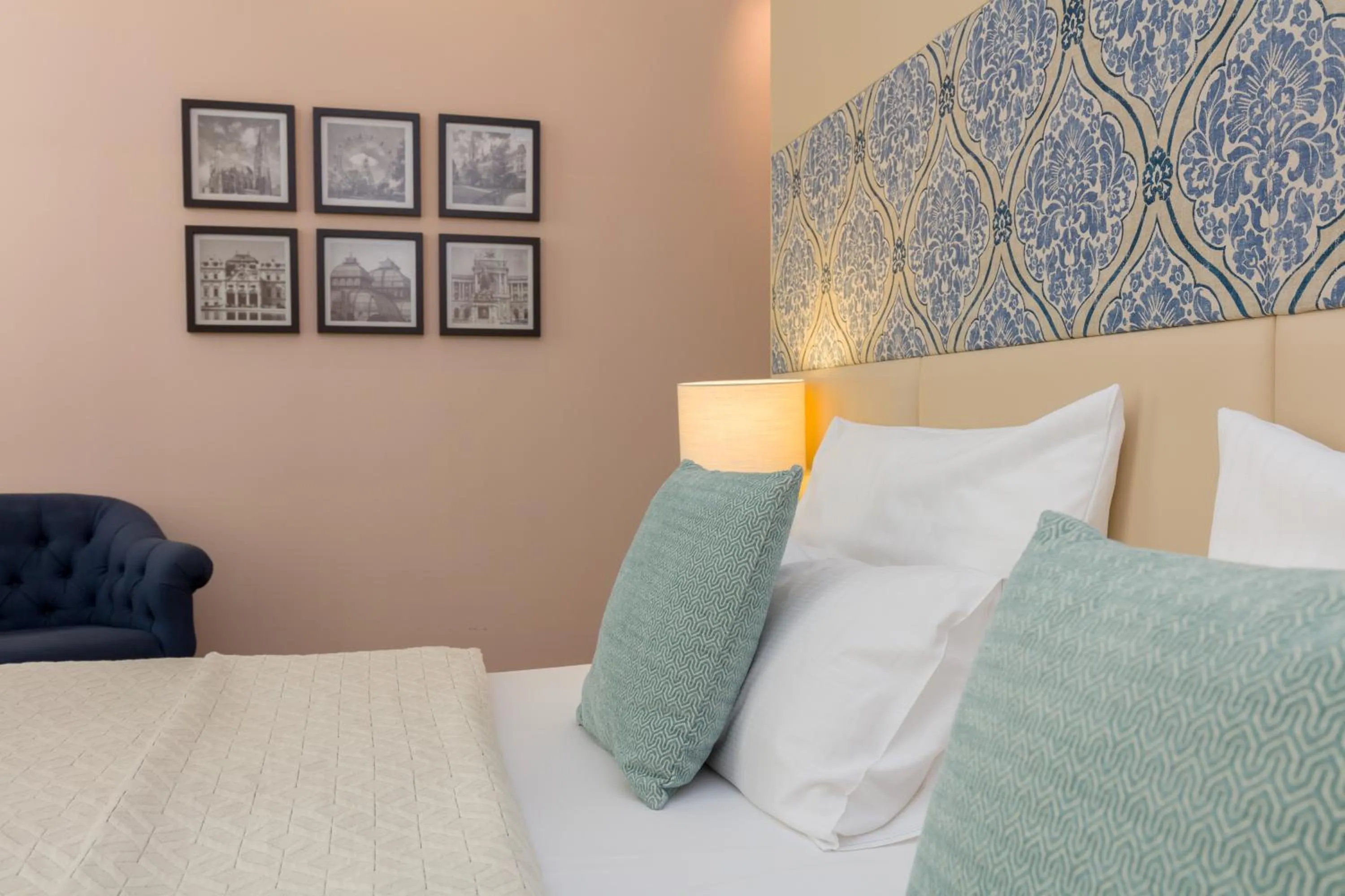 Decorative detail, Bed in RAFAEL KAISER - Premium Apartments - Contactless Check-In