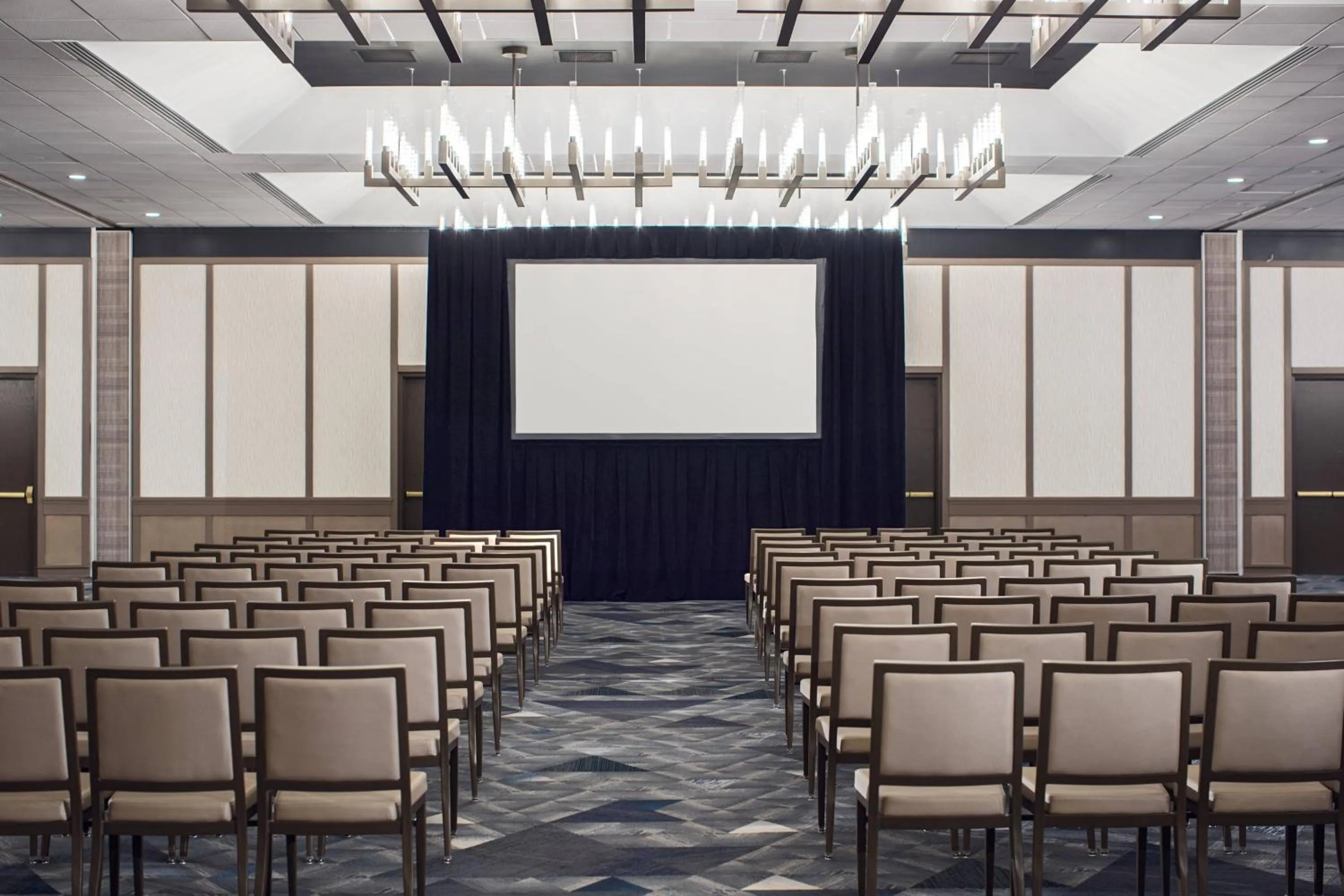 Meeting/conference room in Renaissance Toledo Downtown Hotel