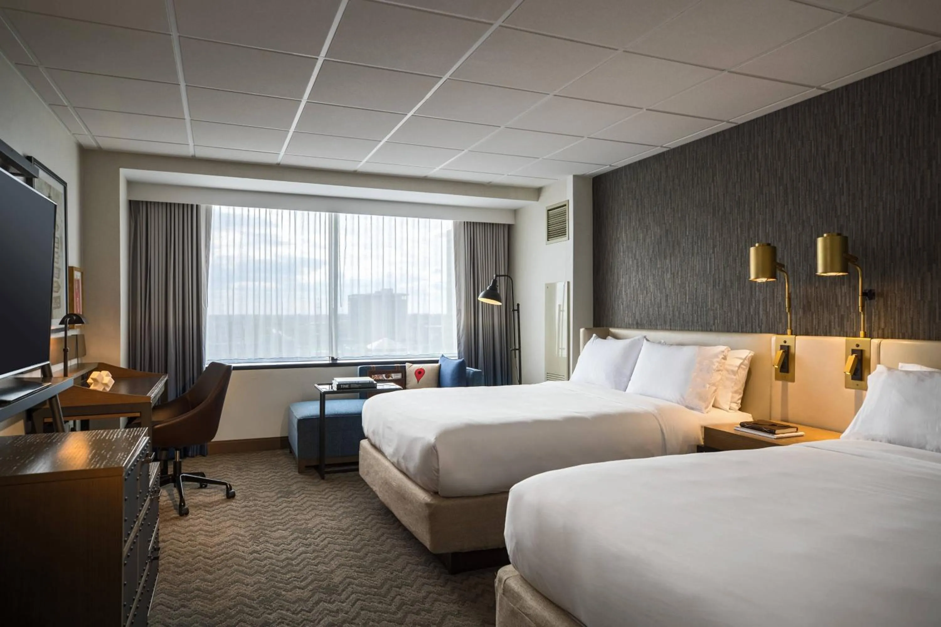 Photo of the whole room, Bed in Renaissance Toledo Downtown Hotel