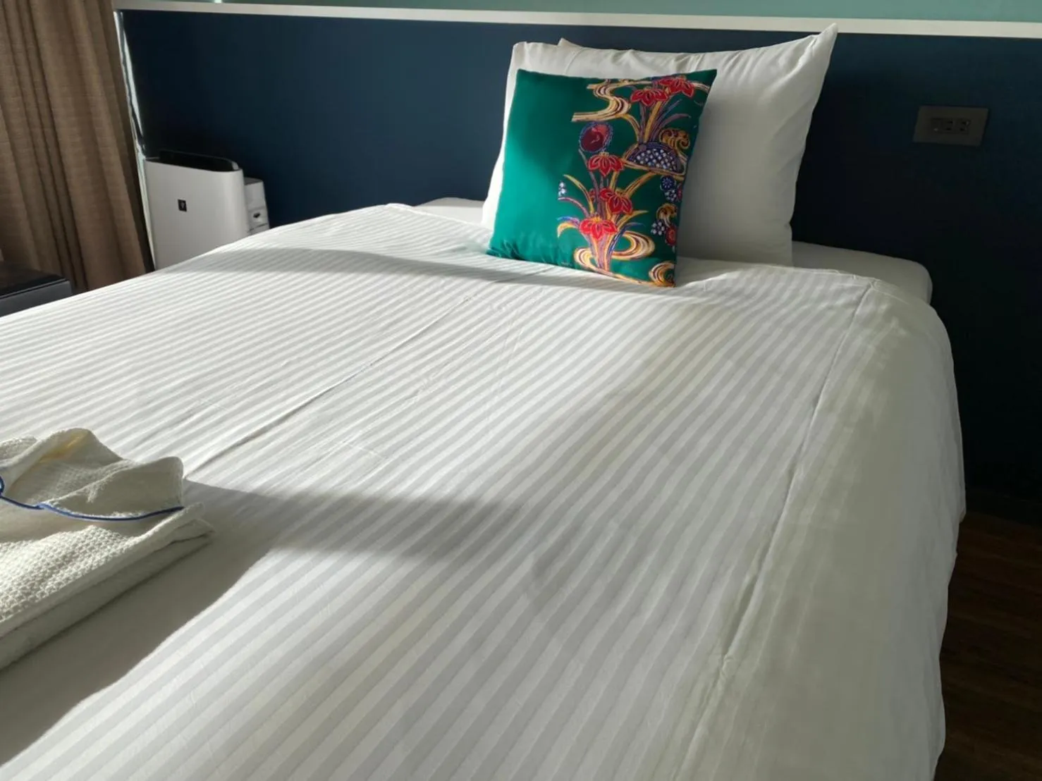 Bed in Sunset Beach Hotel